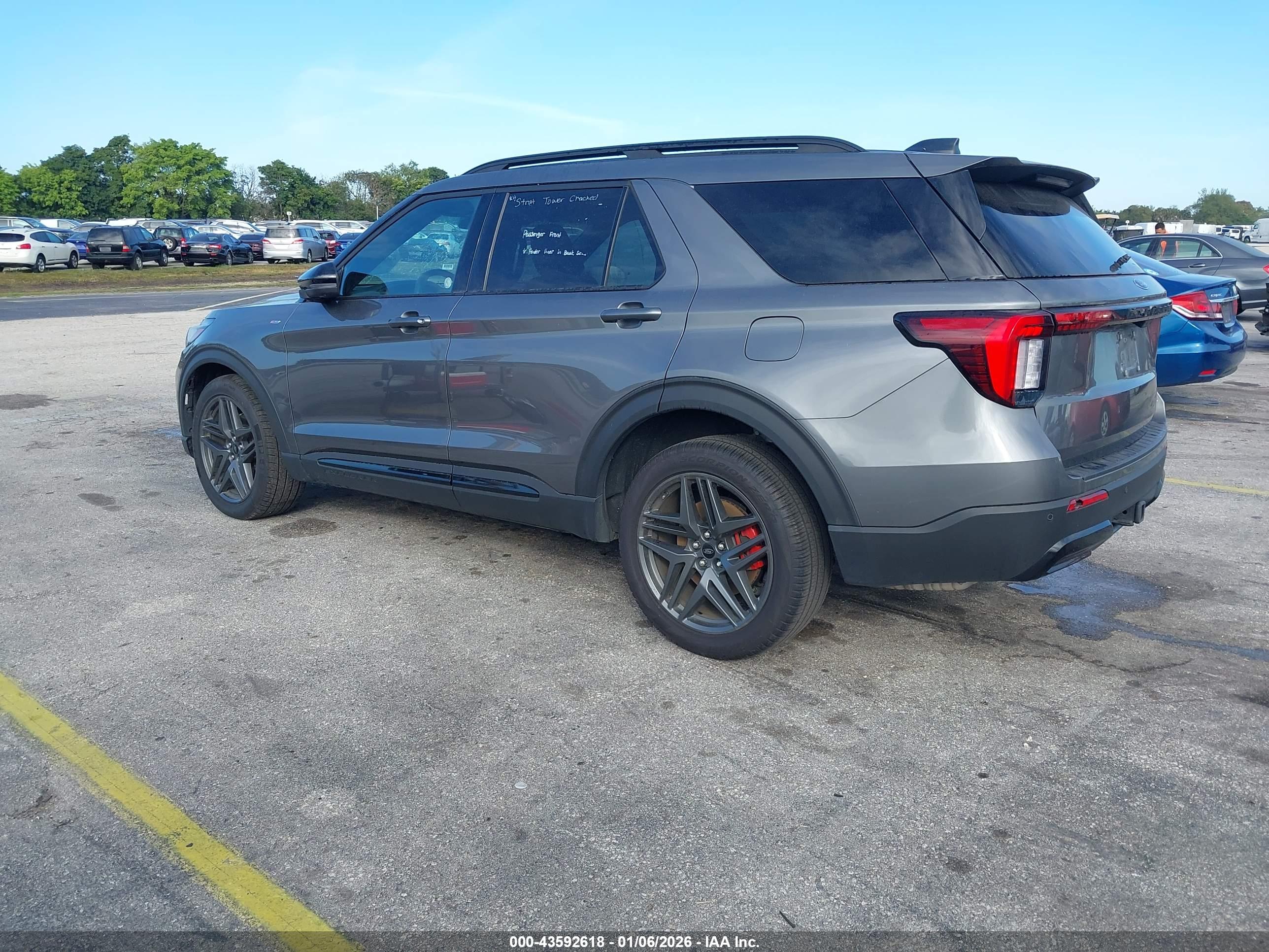 FORD EXPLORER image 3