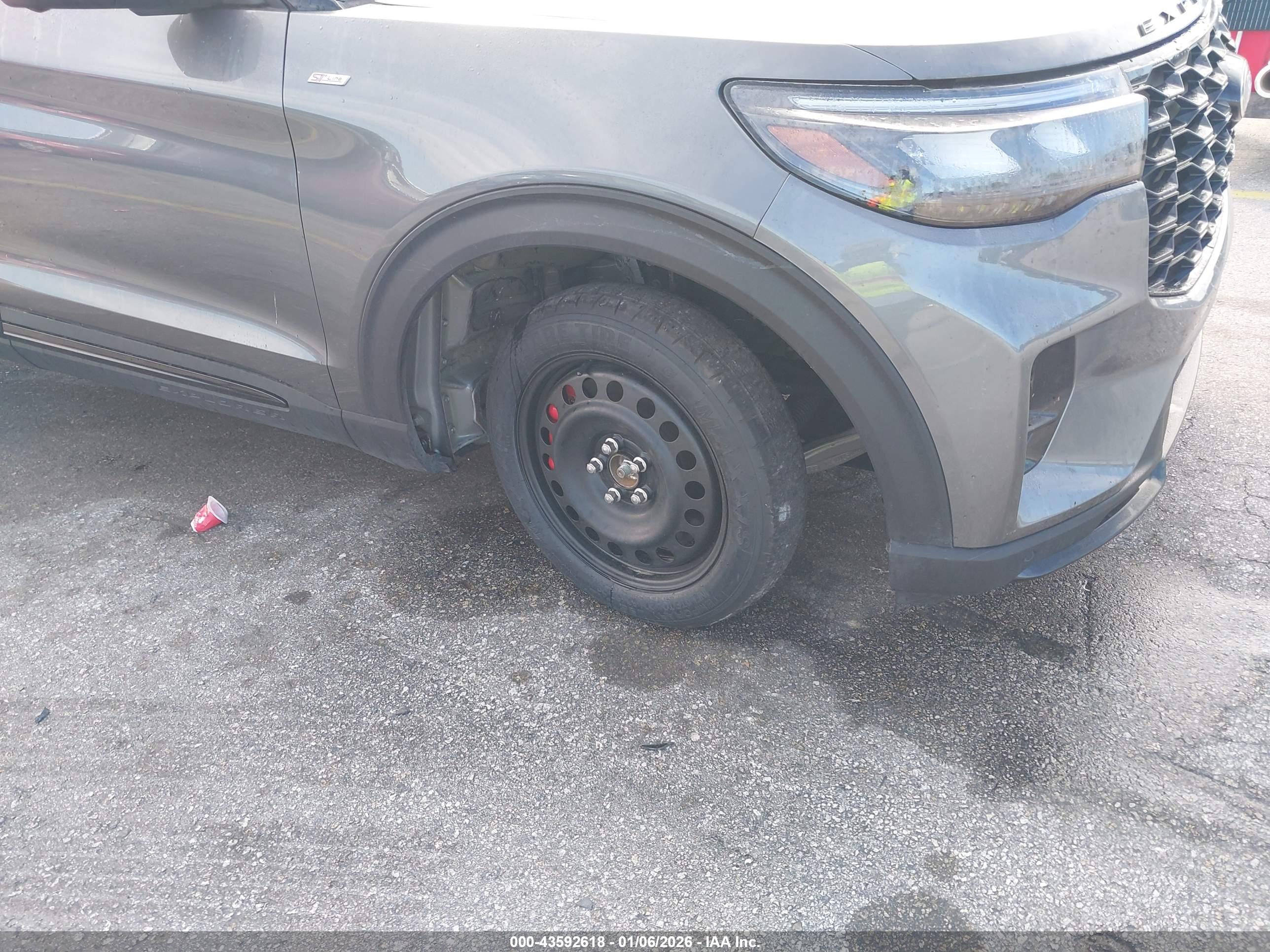FORD EXPLORER image 6