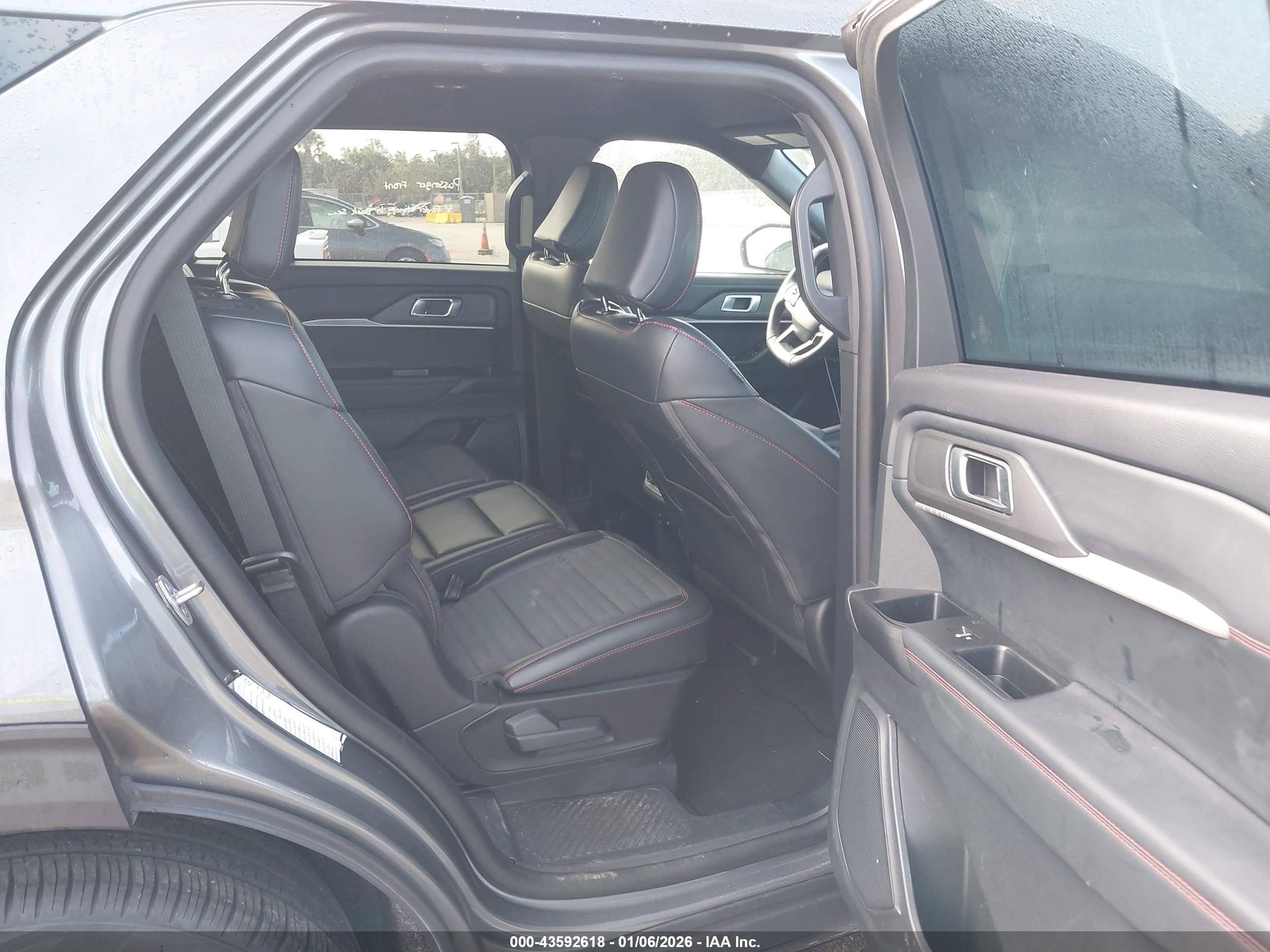 FORD EXPLORER image 8