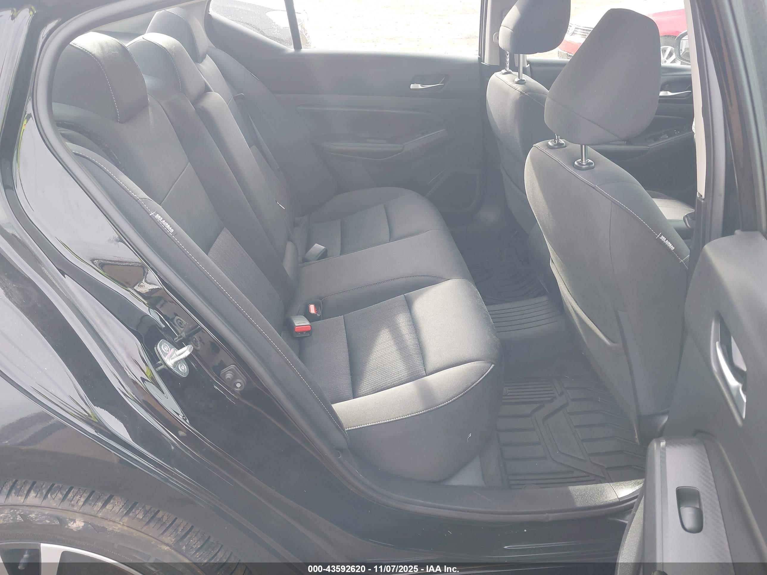NISSAN ALTIMA image 8