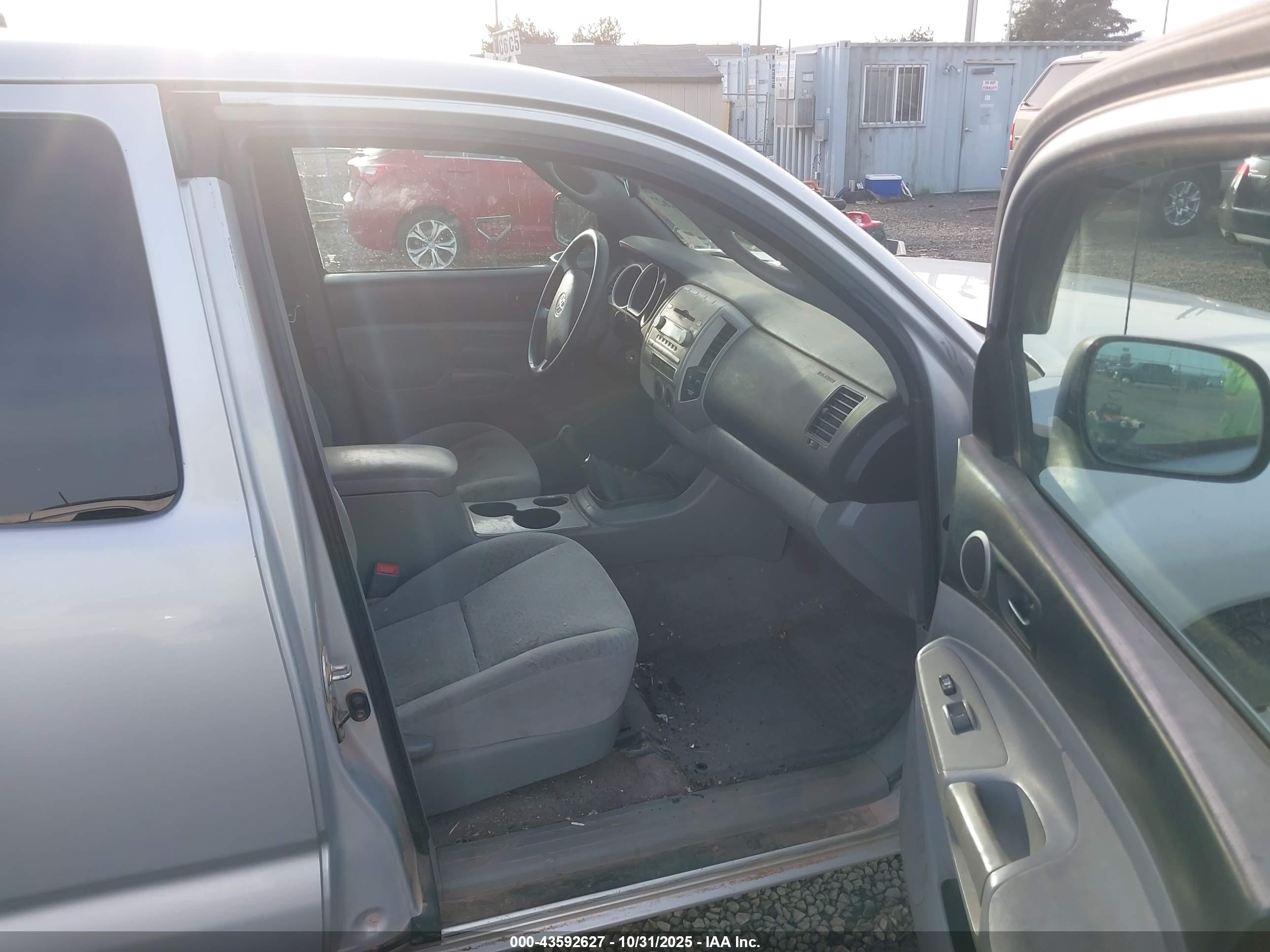 TOYOTA TACOMA image 5