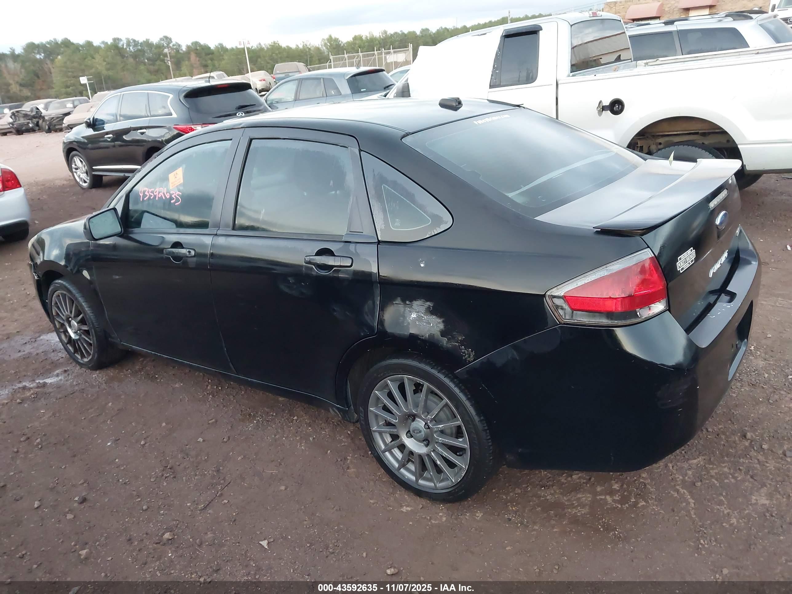 FORD FOCUS image 3