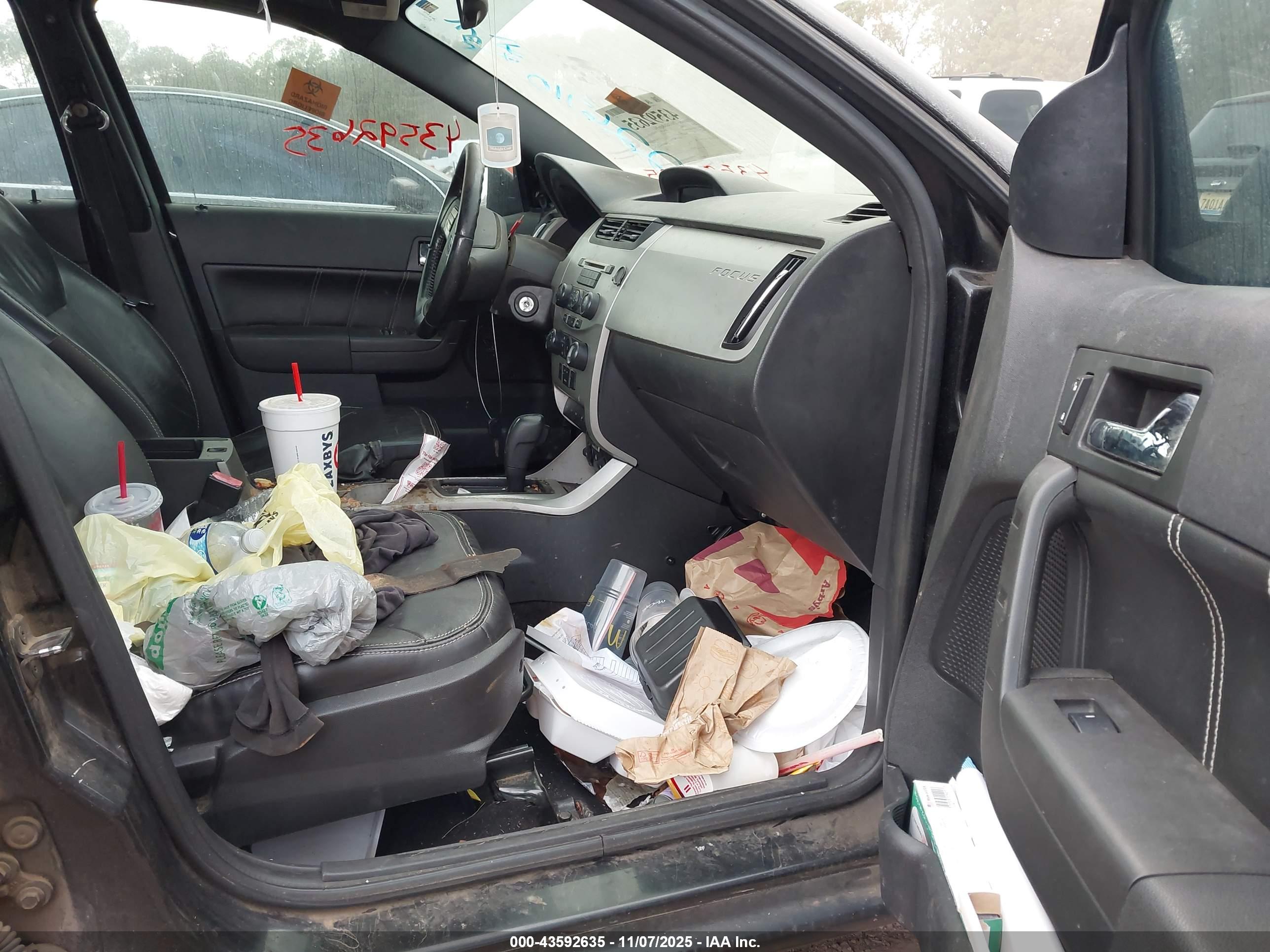 FORD FOCUS image 5