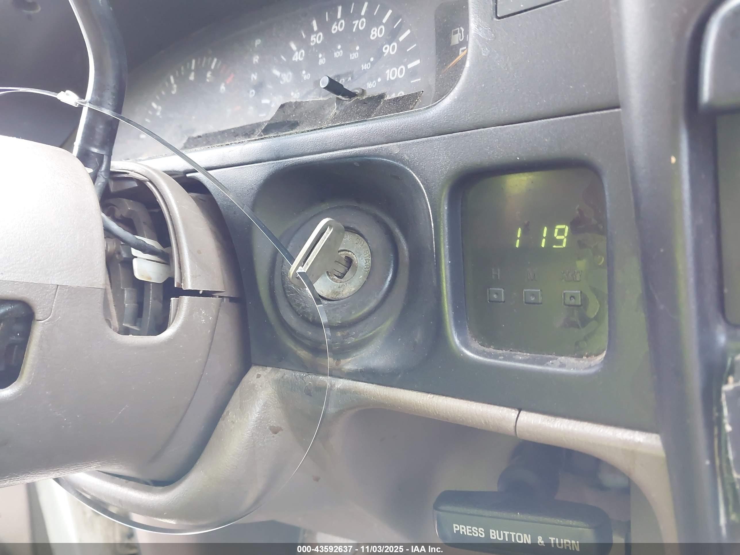 TOYOTA TACOMA image 11