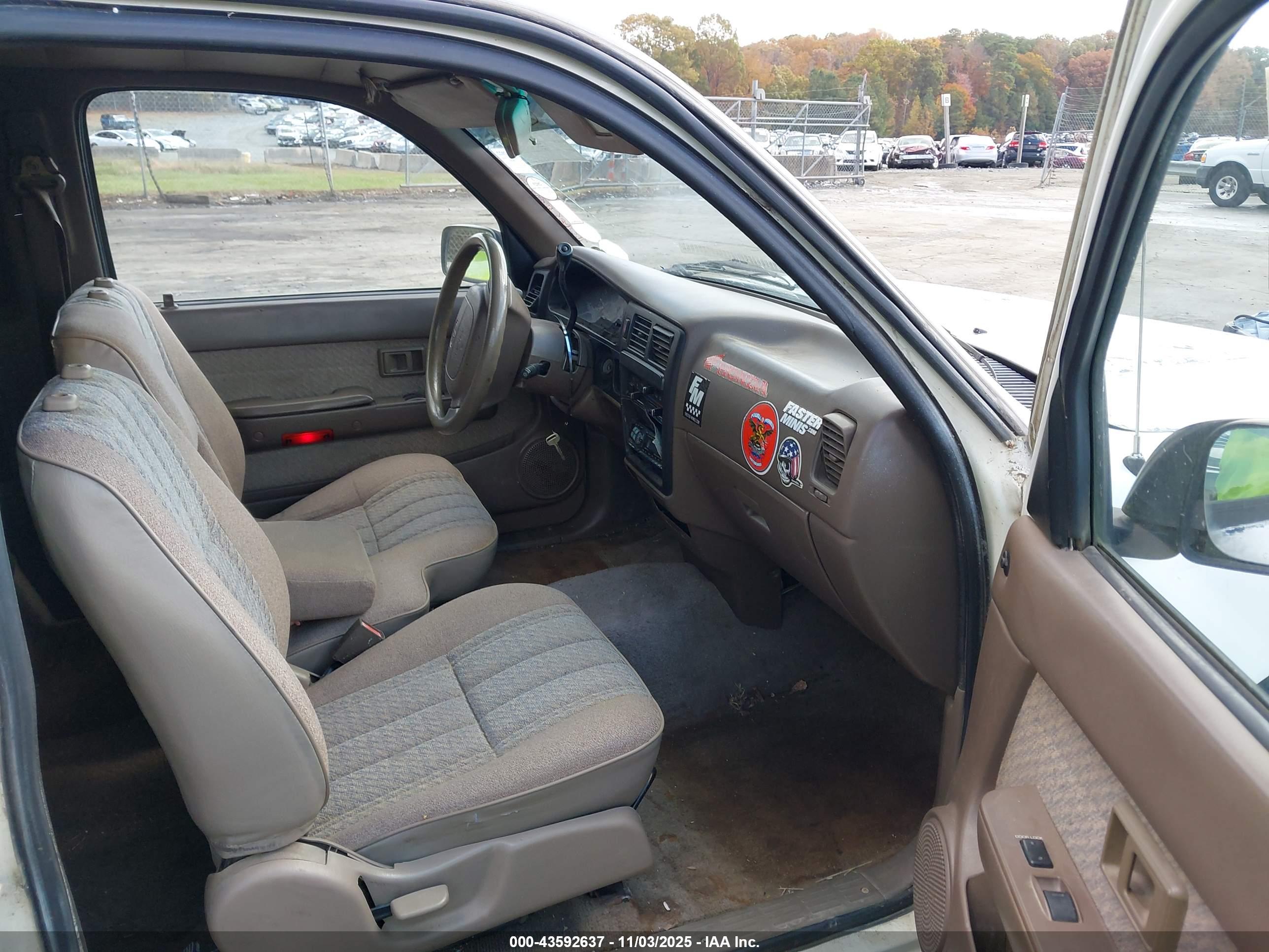 TOYOTA TACOMA image 5