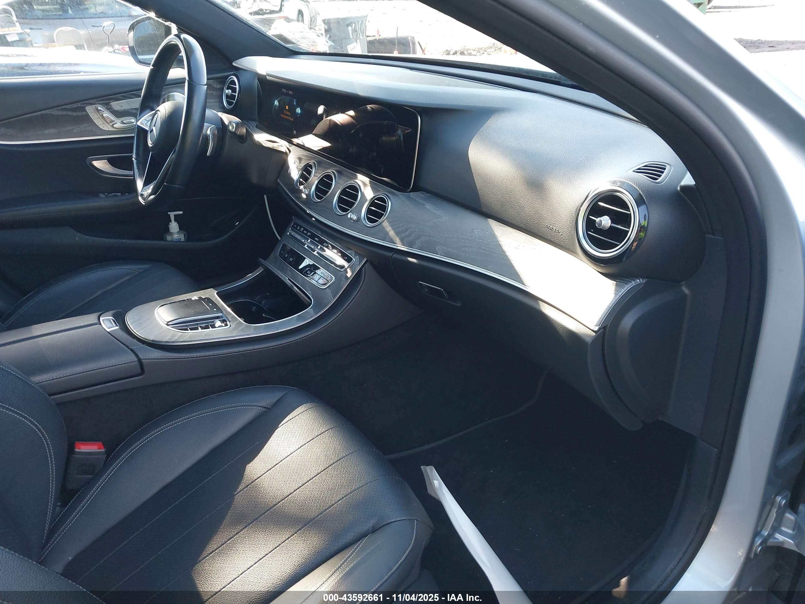 MERCEDES-BENZ E image 5
