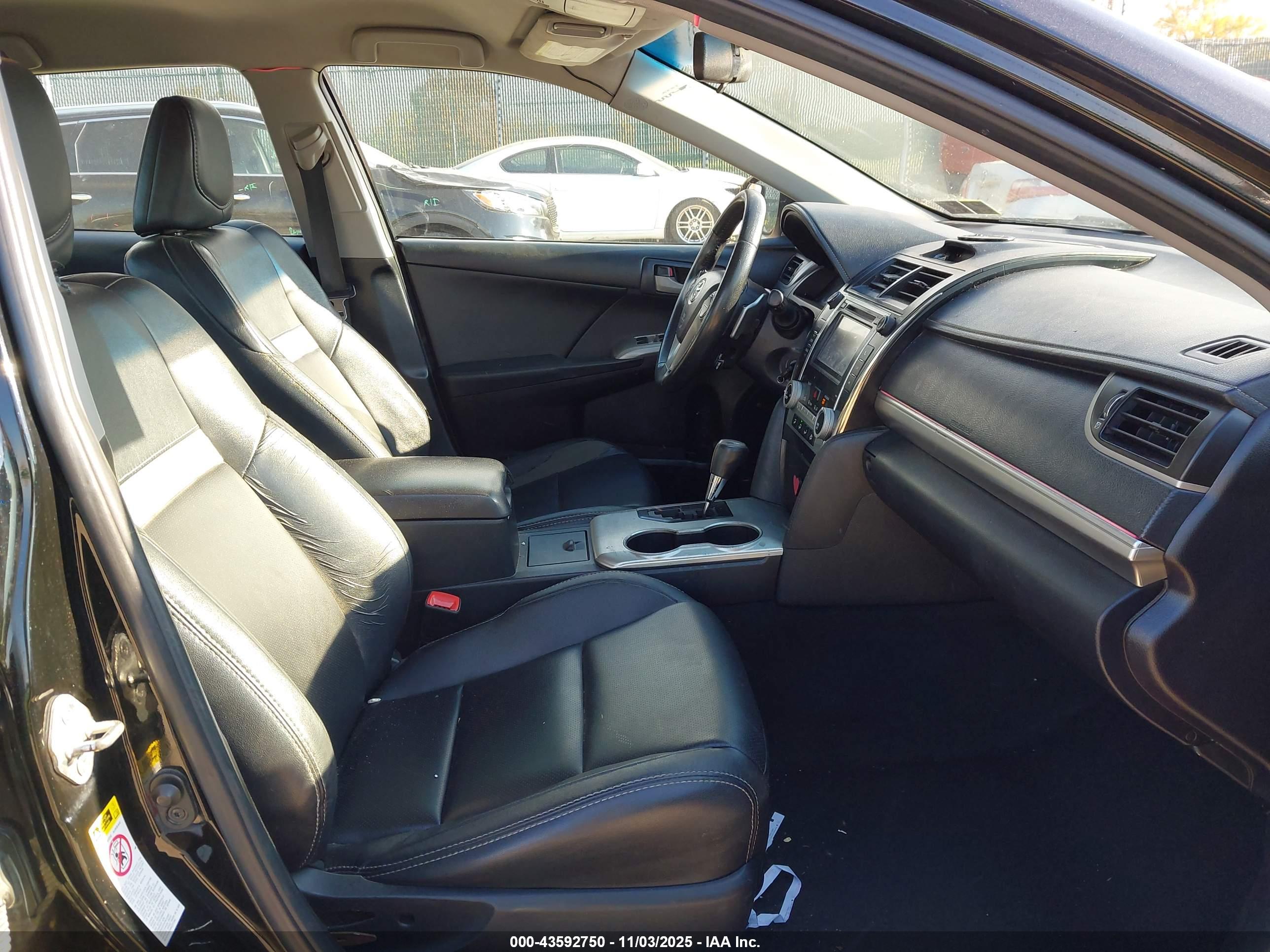 TOYOTA CAMRY image 5