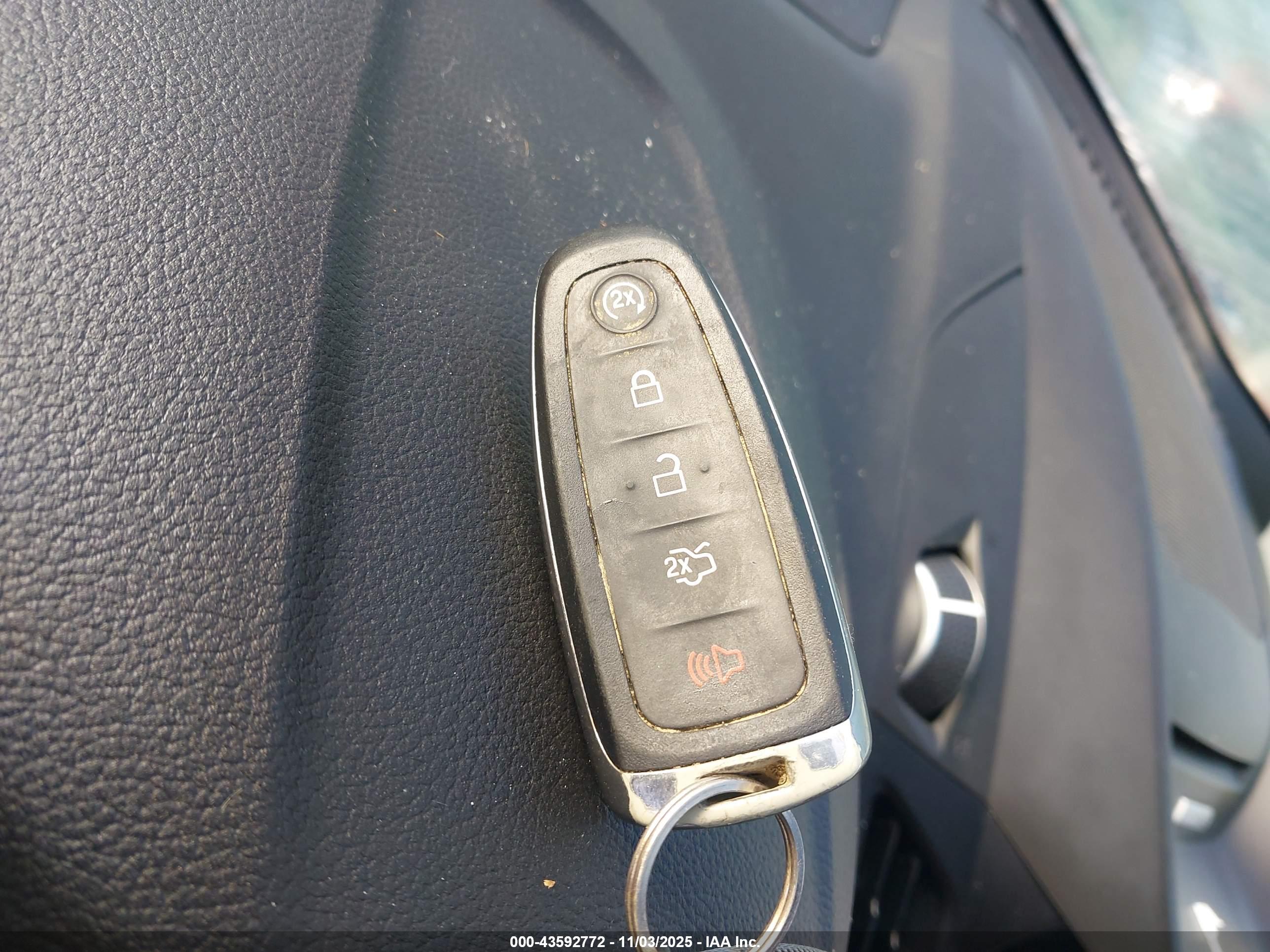 FORD ESCAPE image 11