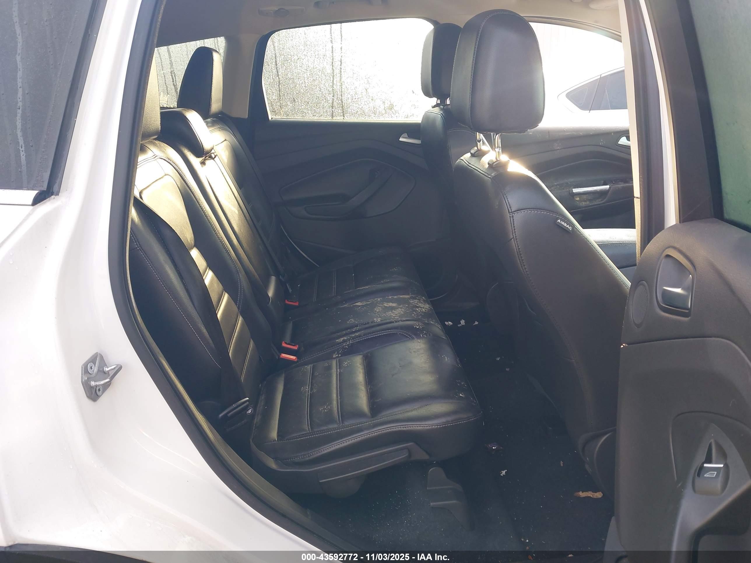 FORD ESCAPE image 8