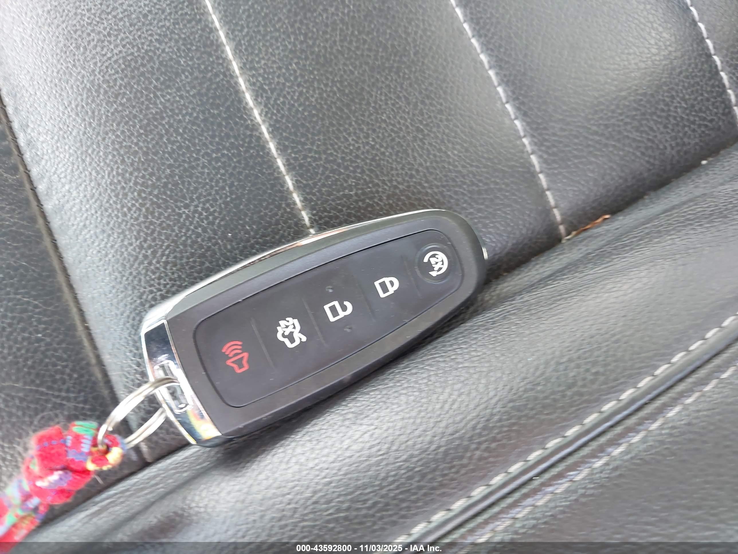 FORD ESCAPE image 11