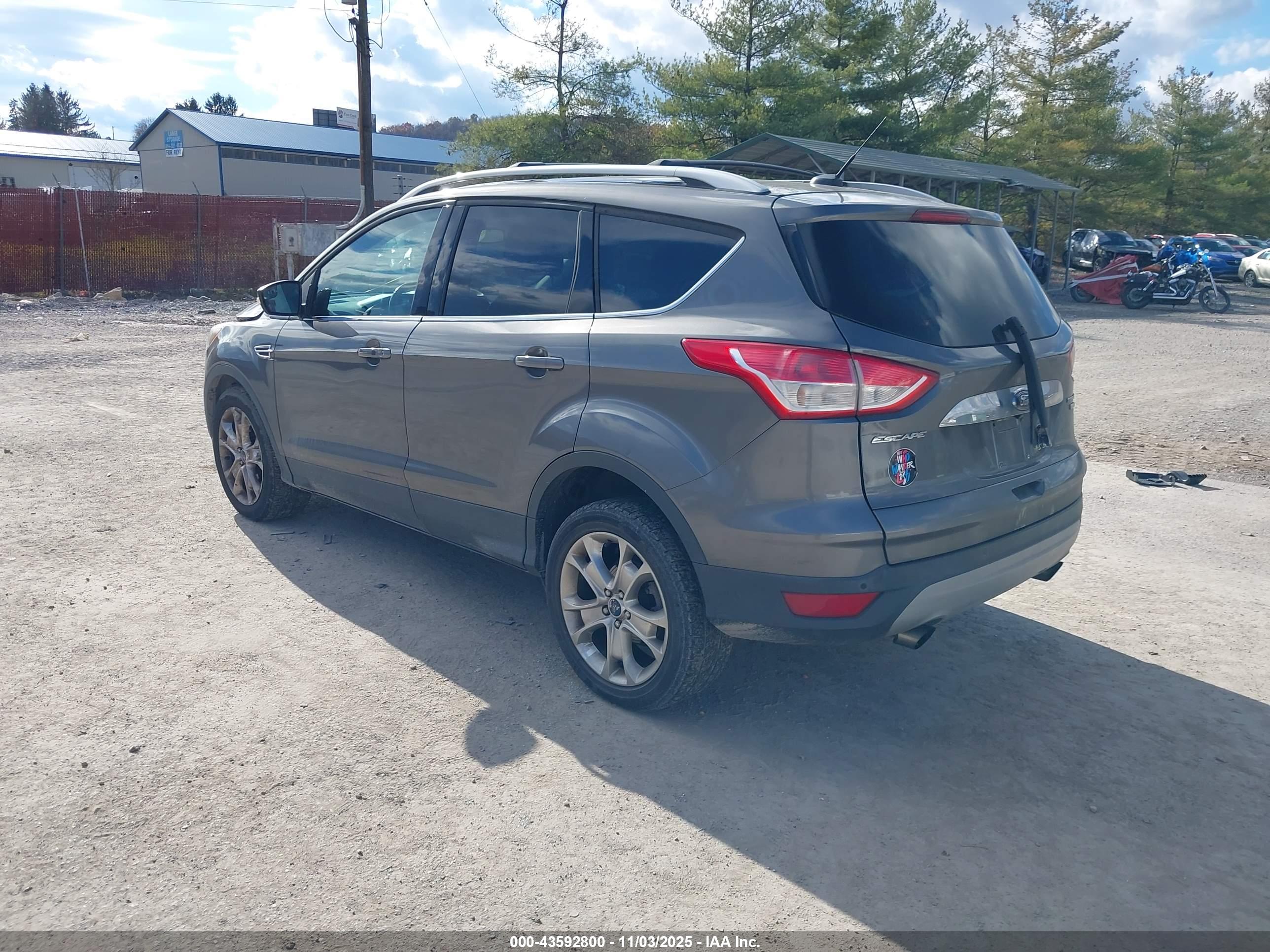FORD ESCAPE image 3