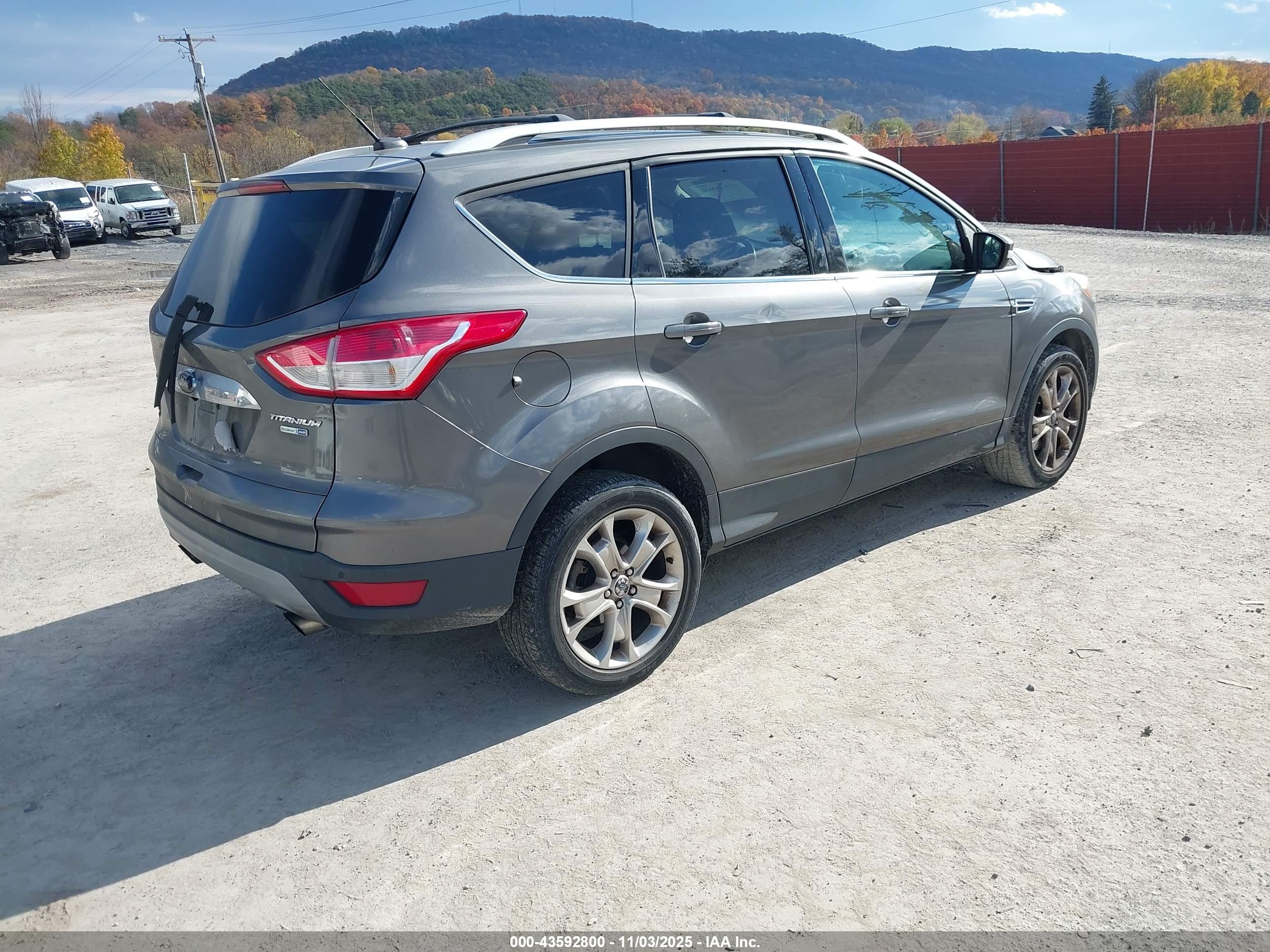 FORD ESCAPE image 4