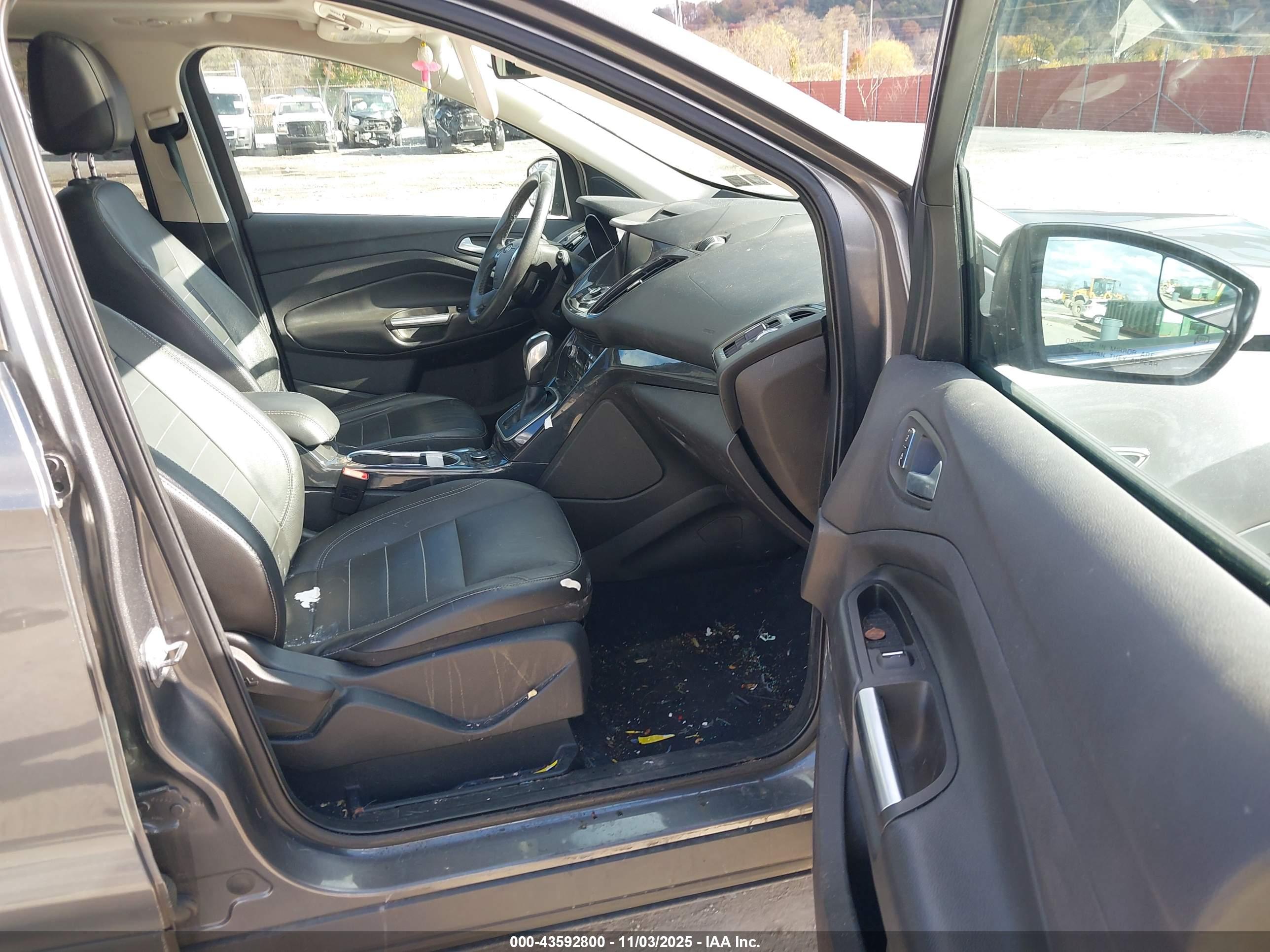 FORD ESCAPE image 5