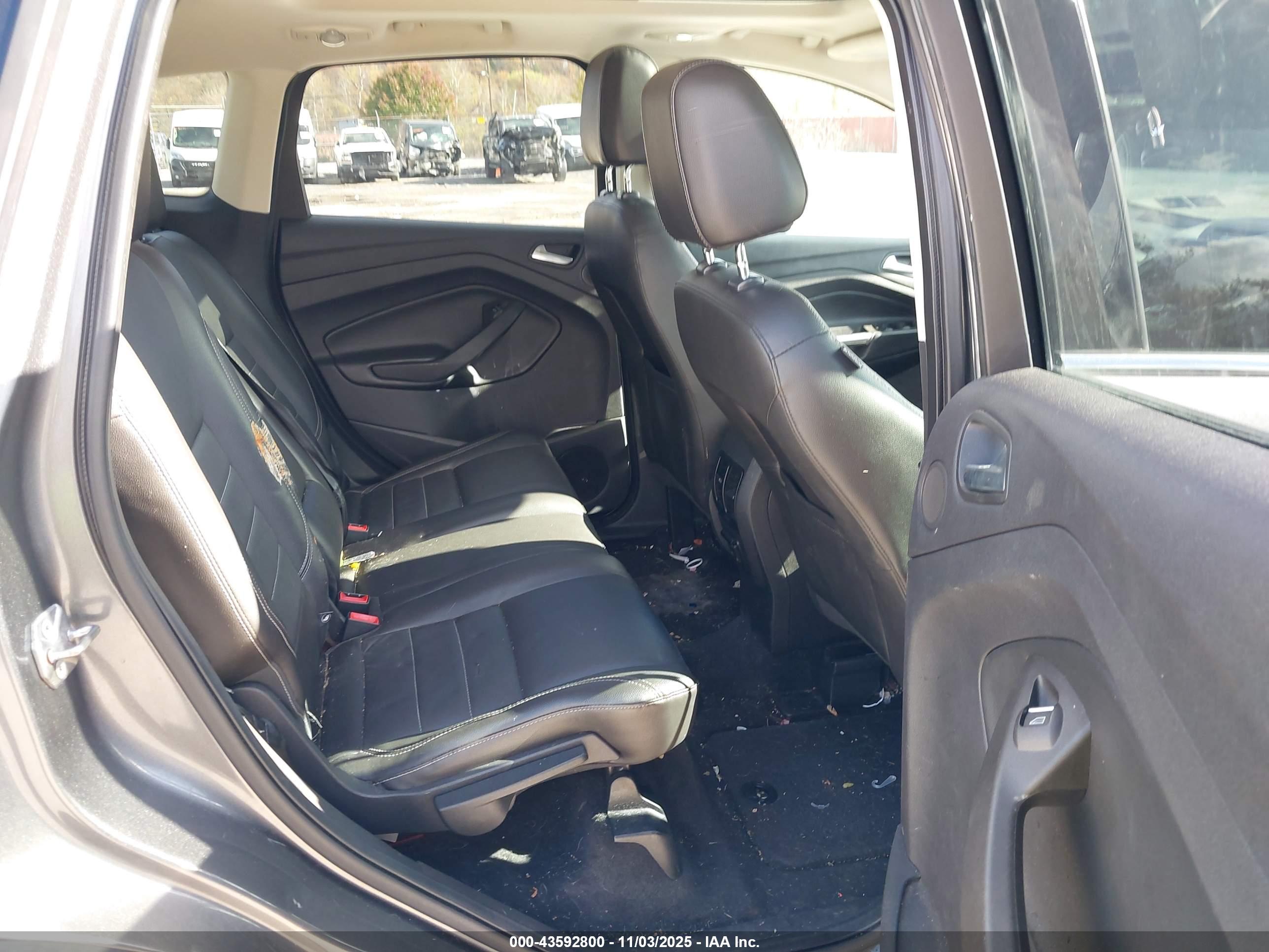 FORD ESCAPE image 8