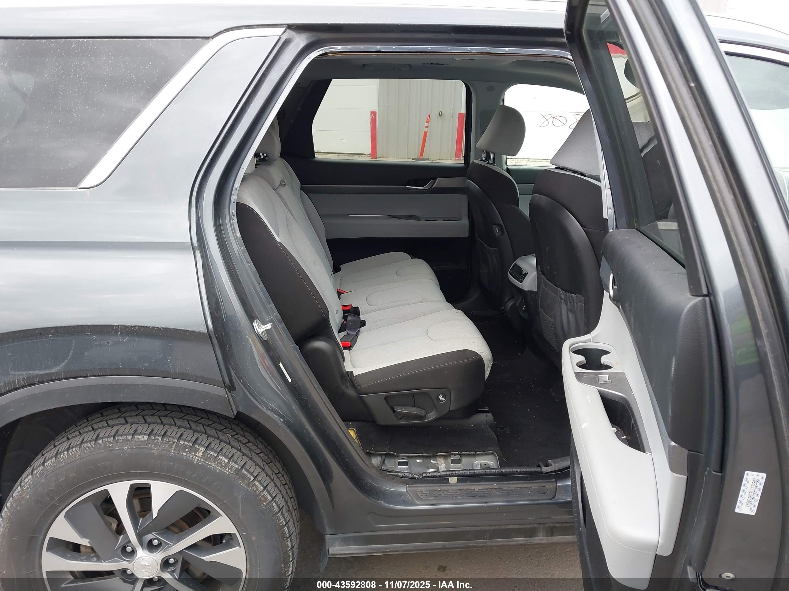 HYUNDAI PALISADE image 8