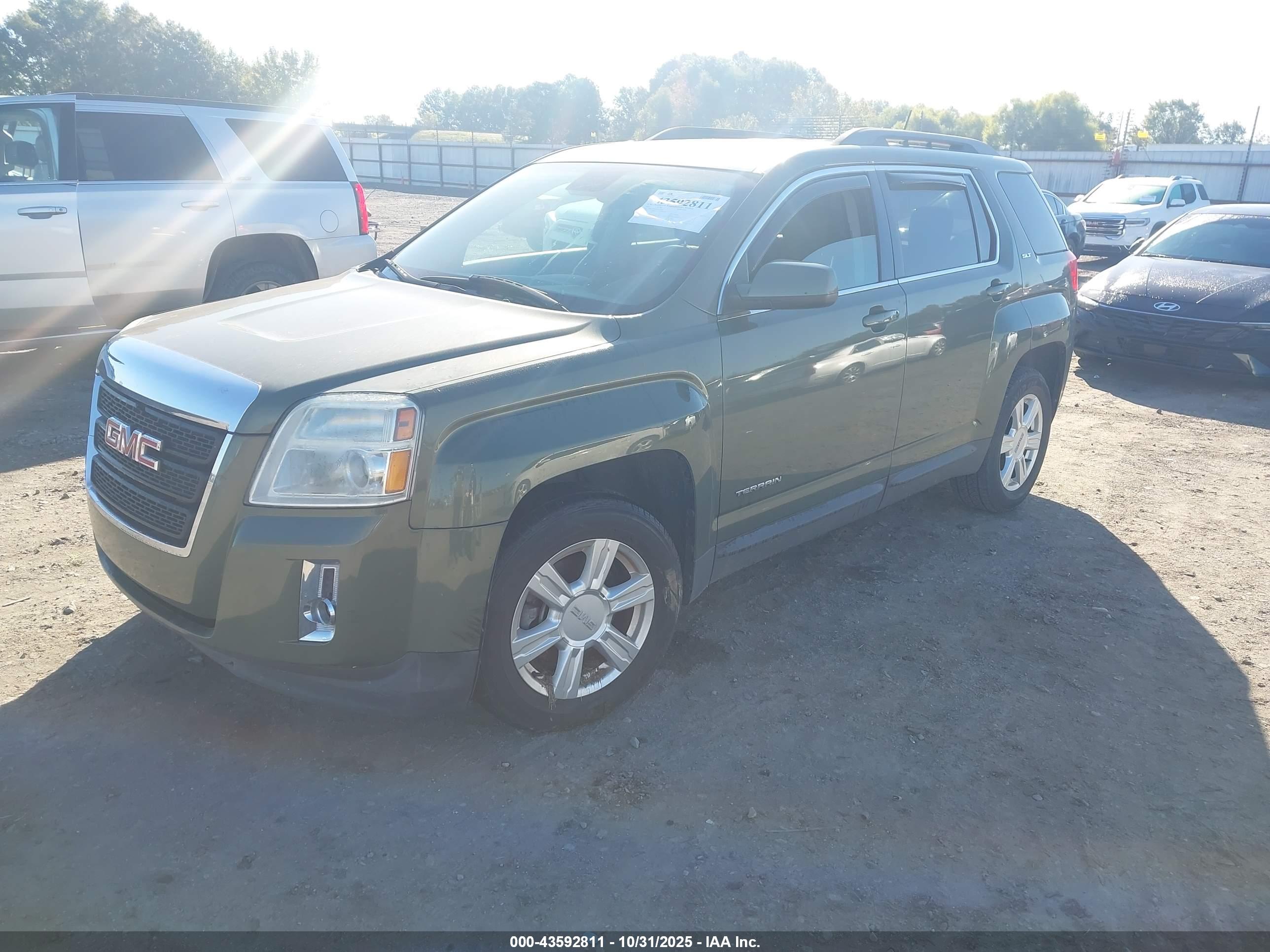 GMC TERRAIN image 2