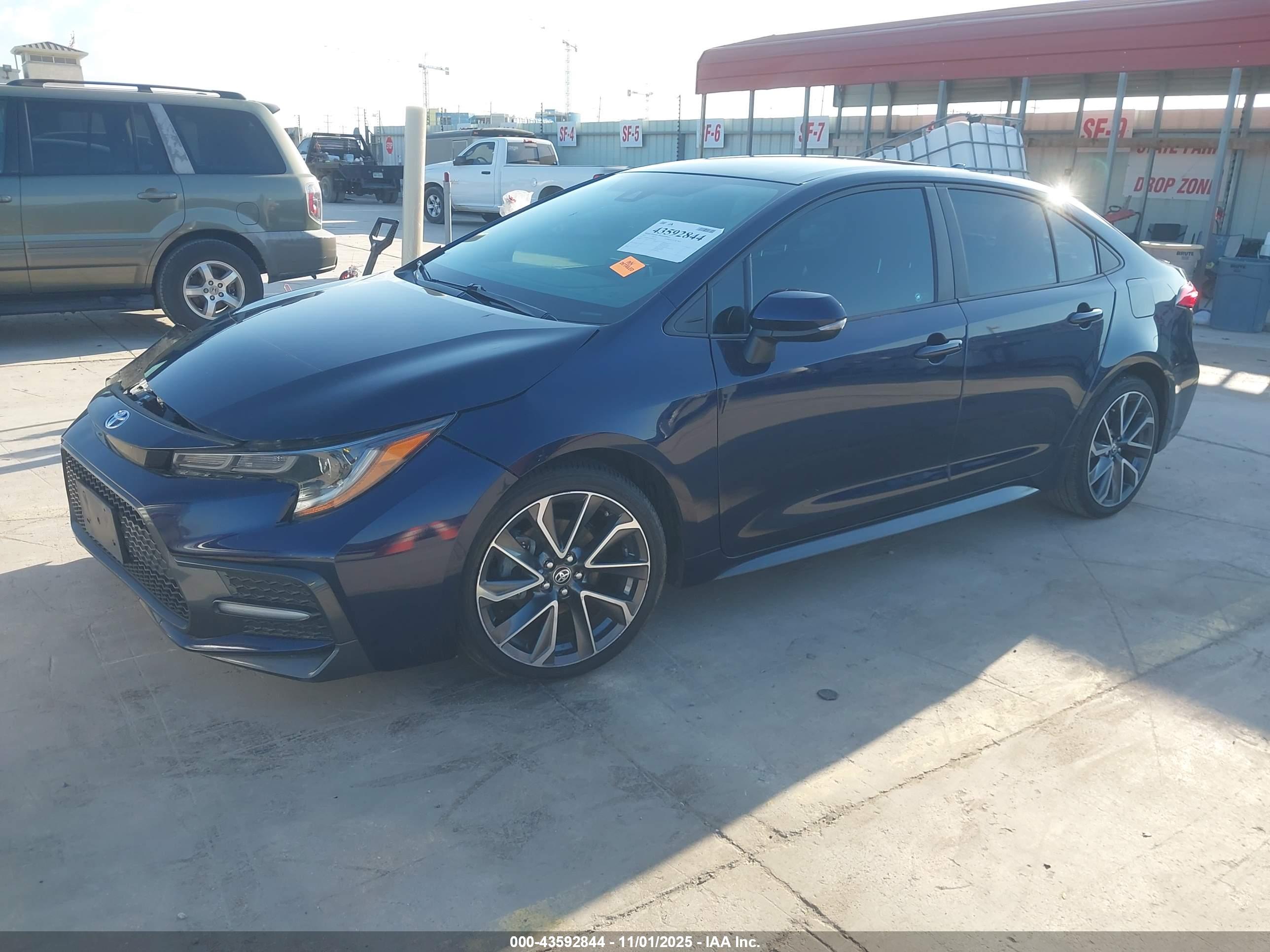 TOYOTA COROLLA image 2