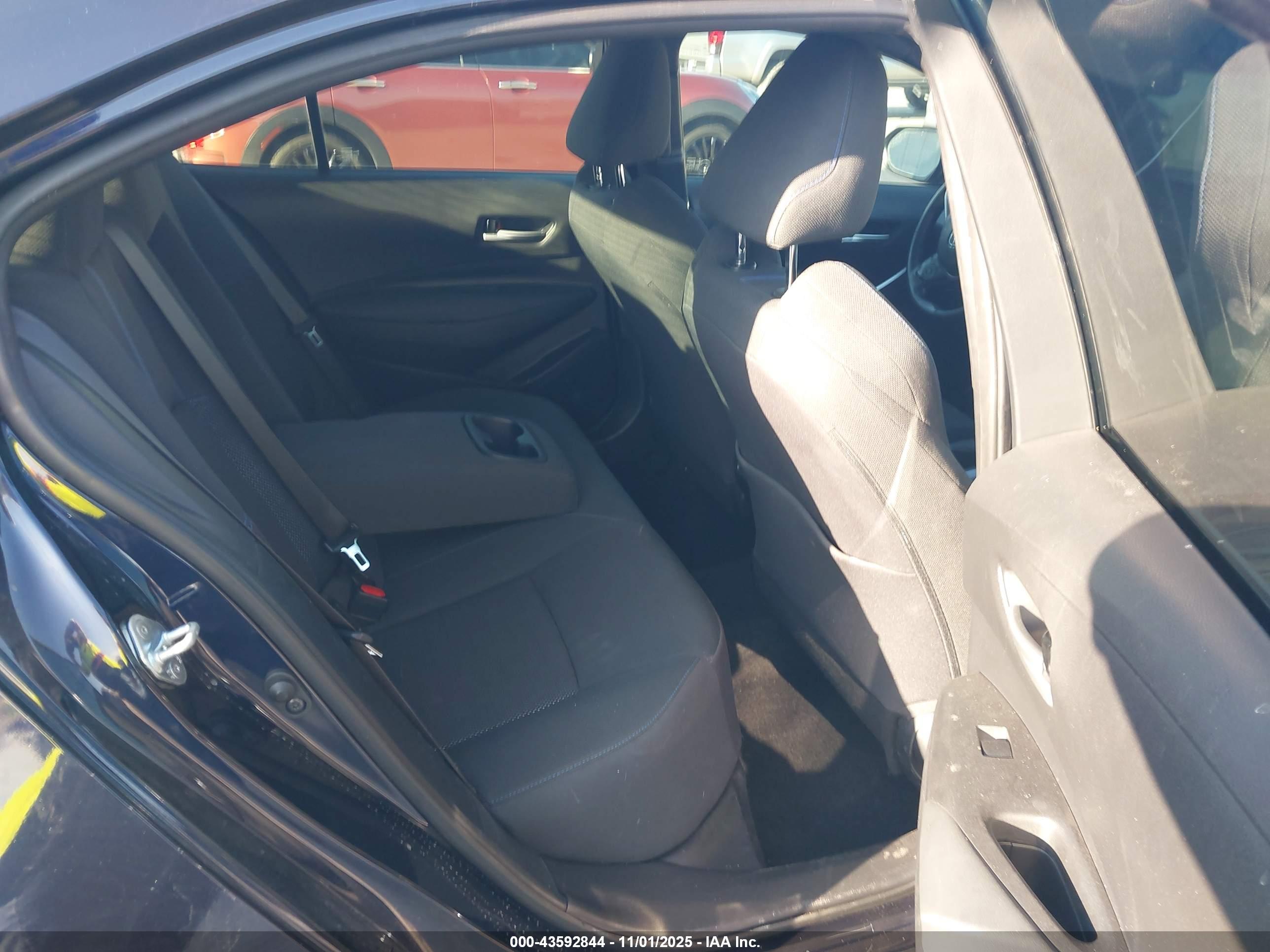 TOYOTA COROLLA image 8