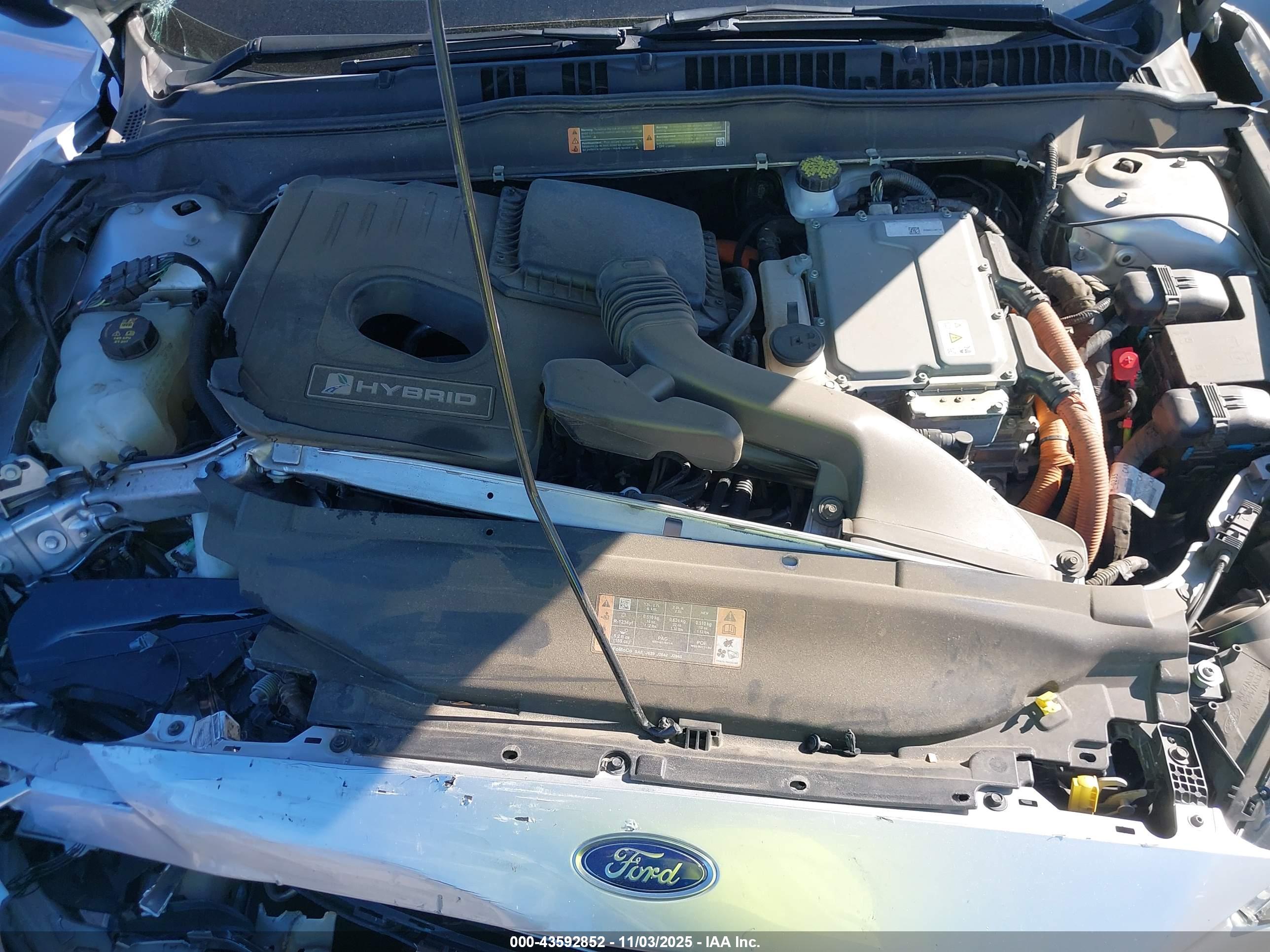 FORD FUSION image 10