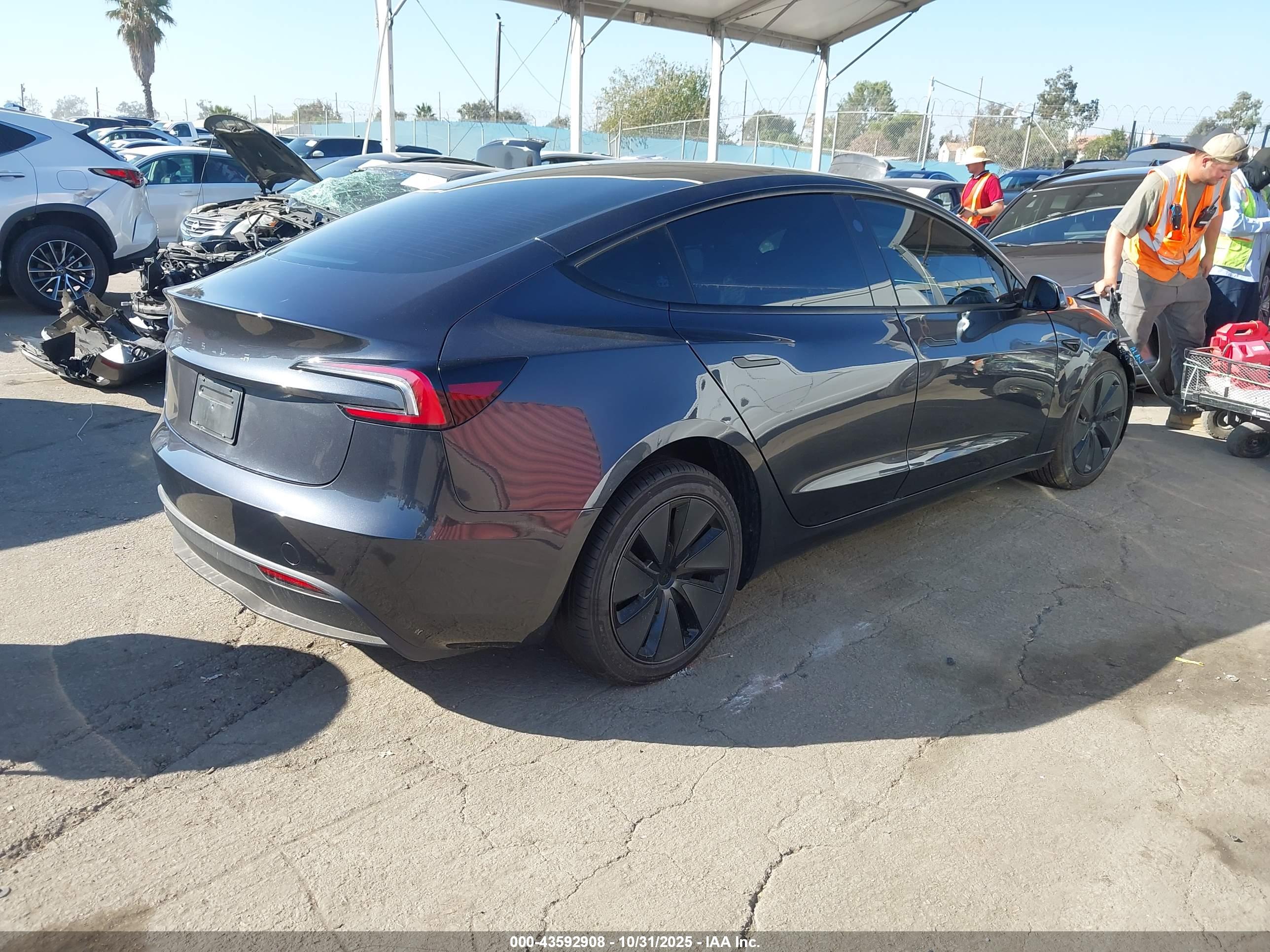 TESLA MODEL image 4