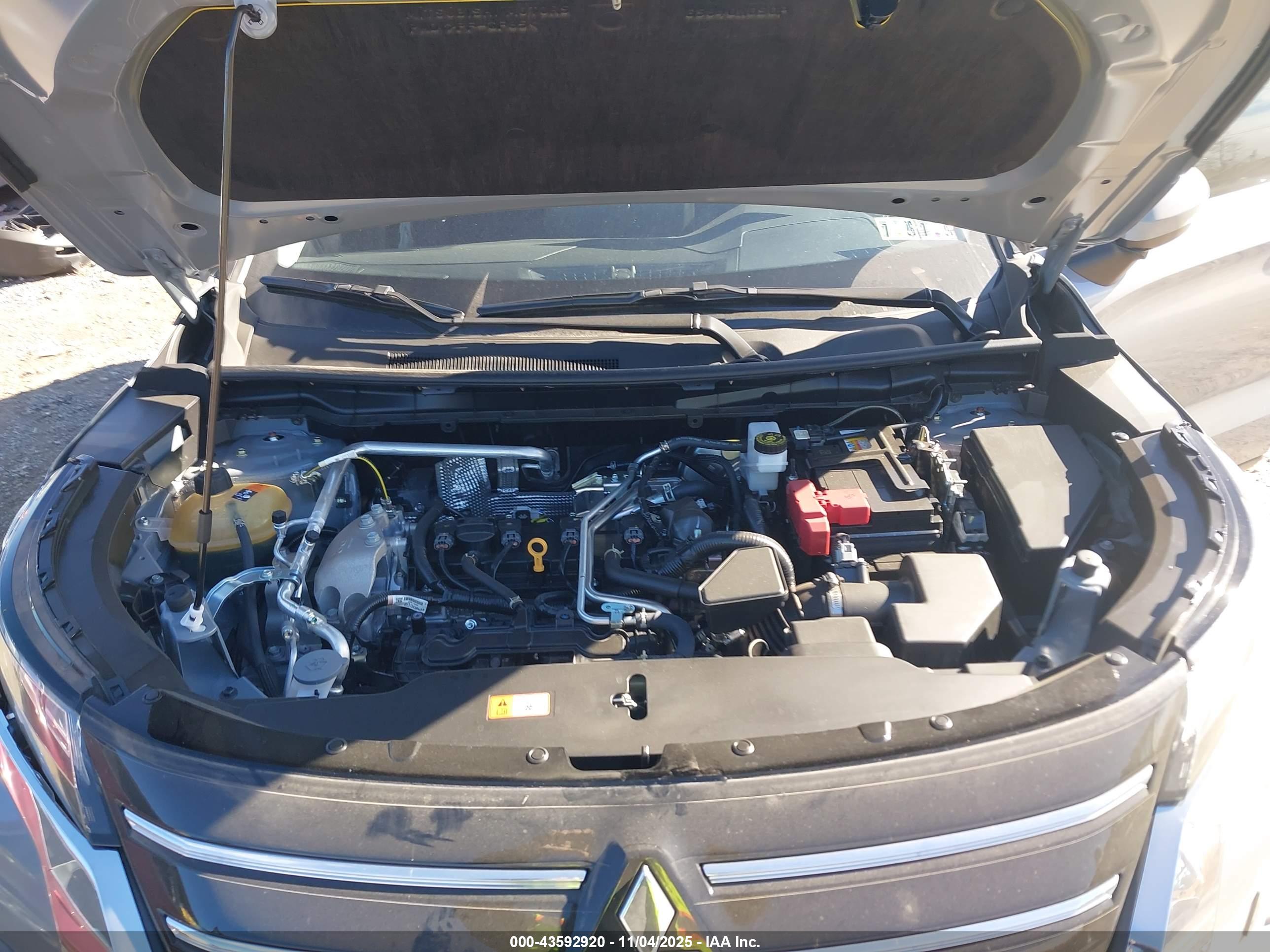 MITSUBISHI OUTLANDER image 10