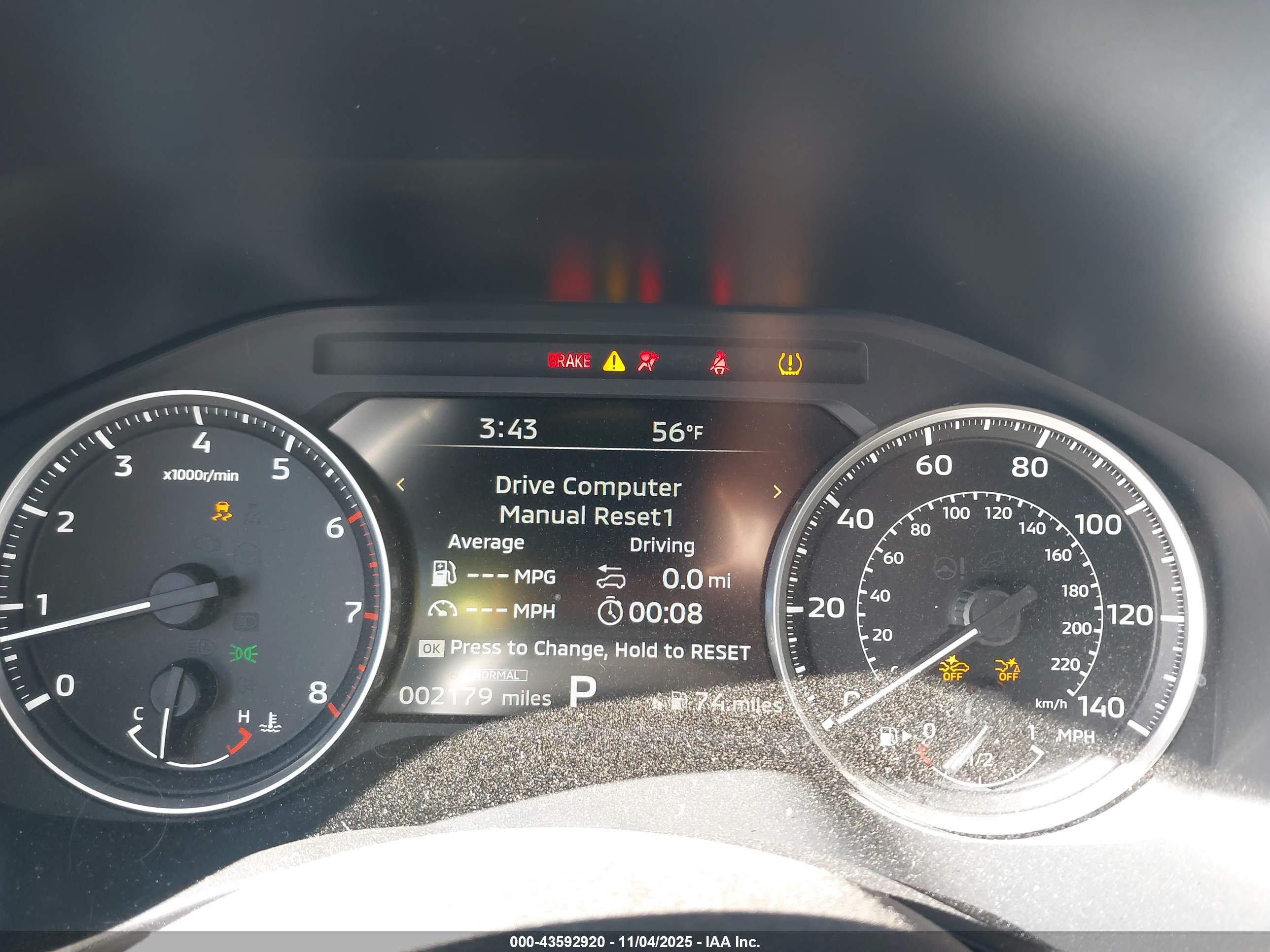 MITSUBISHI OUTLANDER image 7