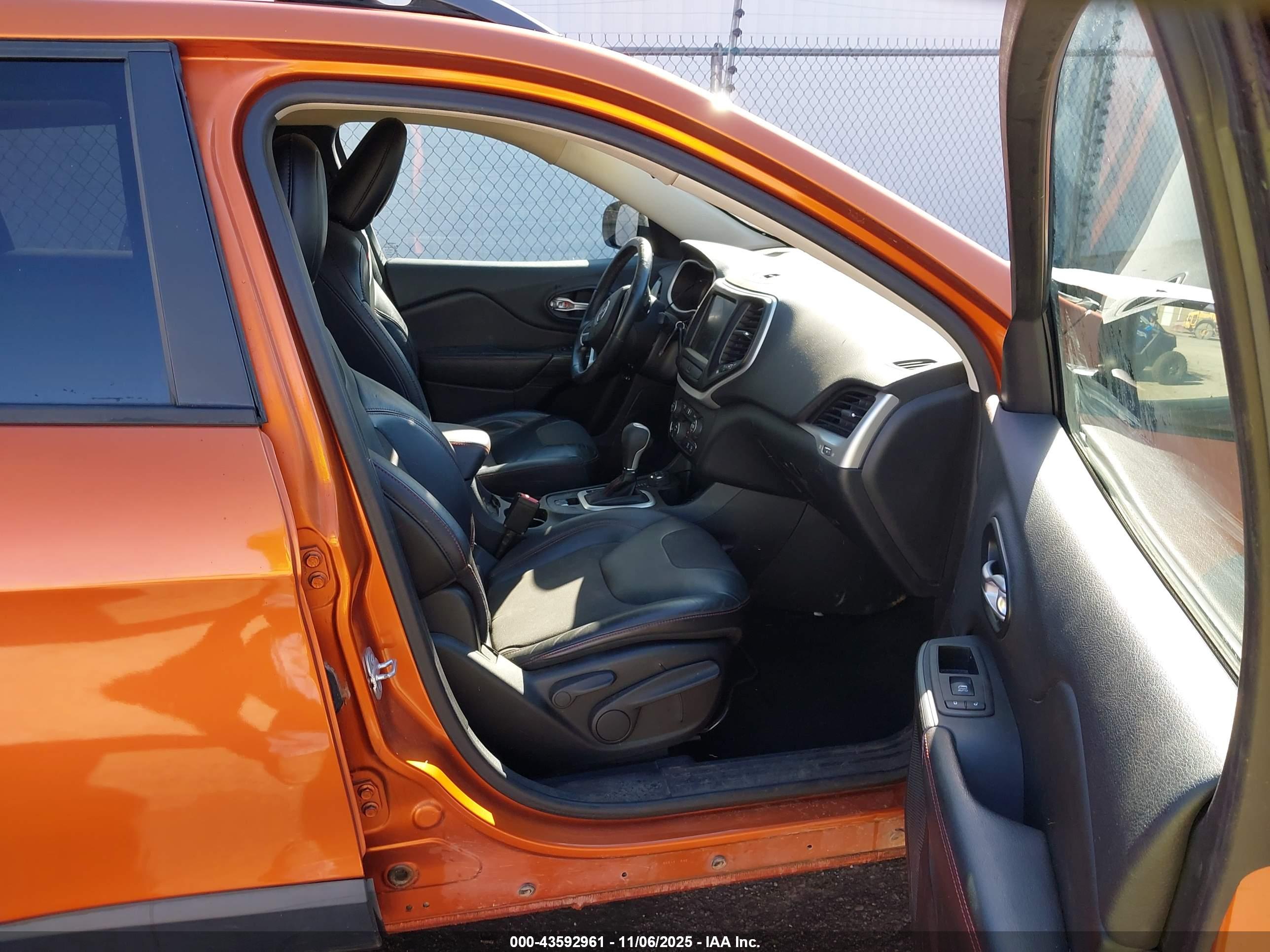 JEEP CHEROKEE image 5