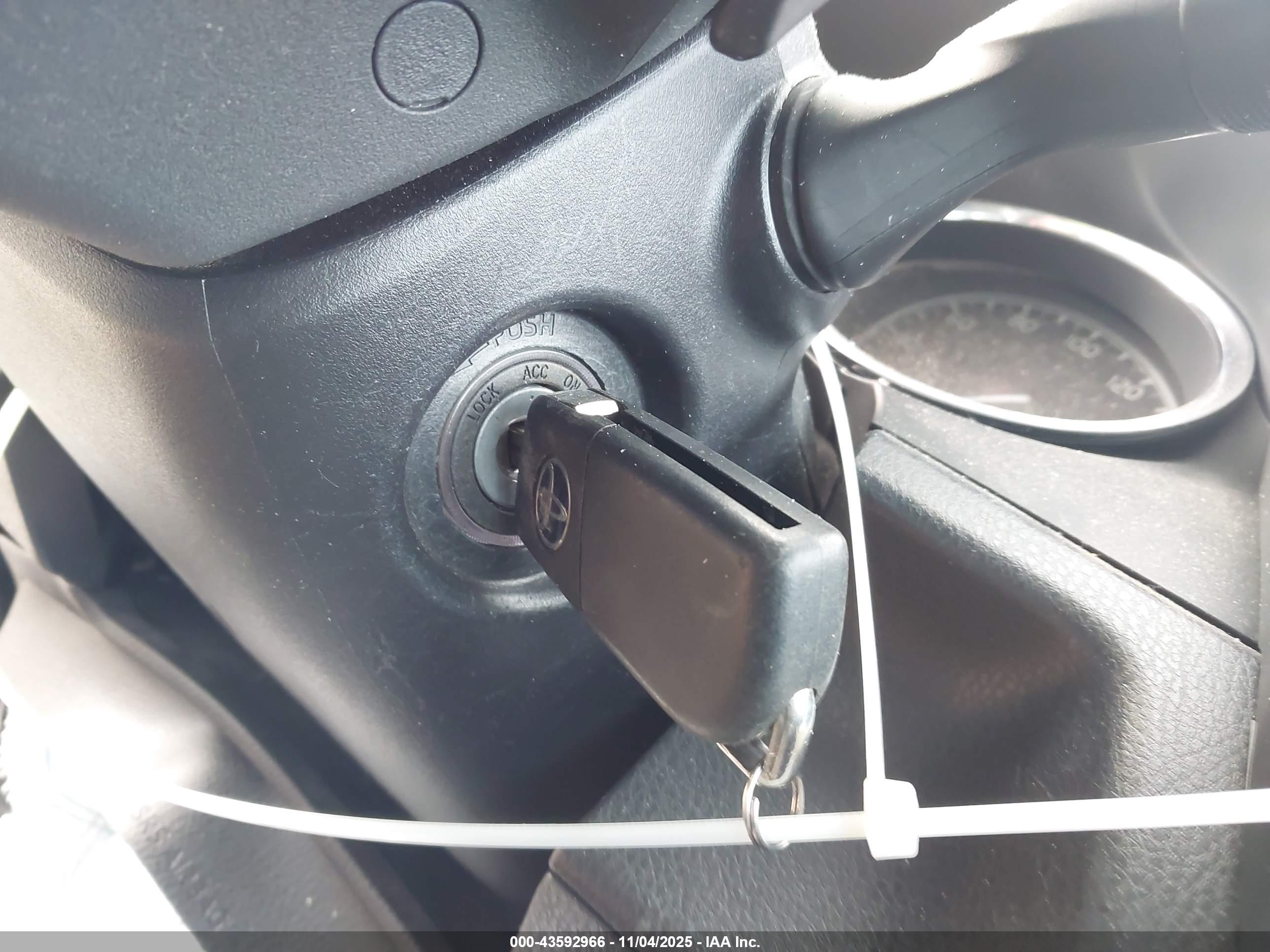 TOYOTA CAMRY image 11
