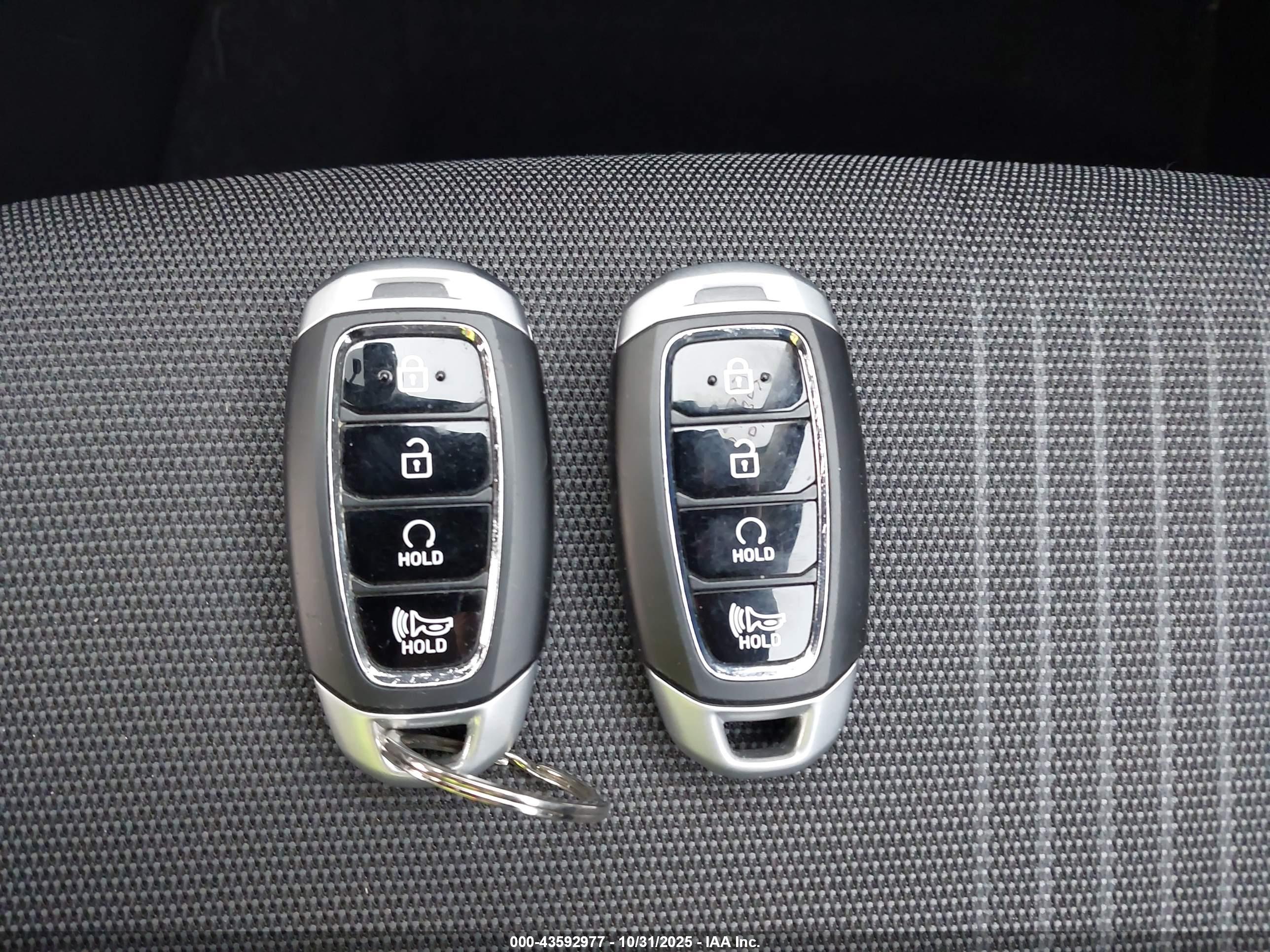 HYUNDAI VENUE image 11