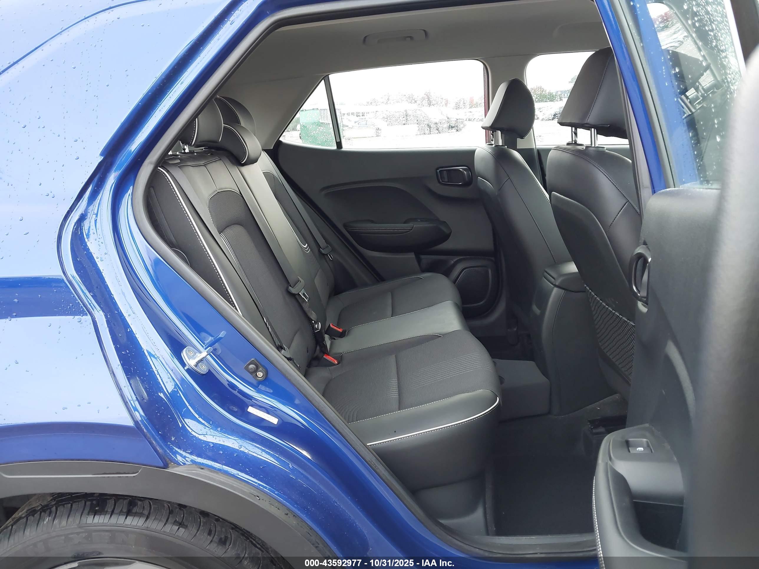 HYUNDAI VENUE image 8