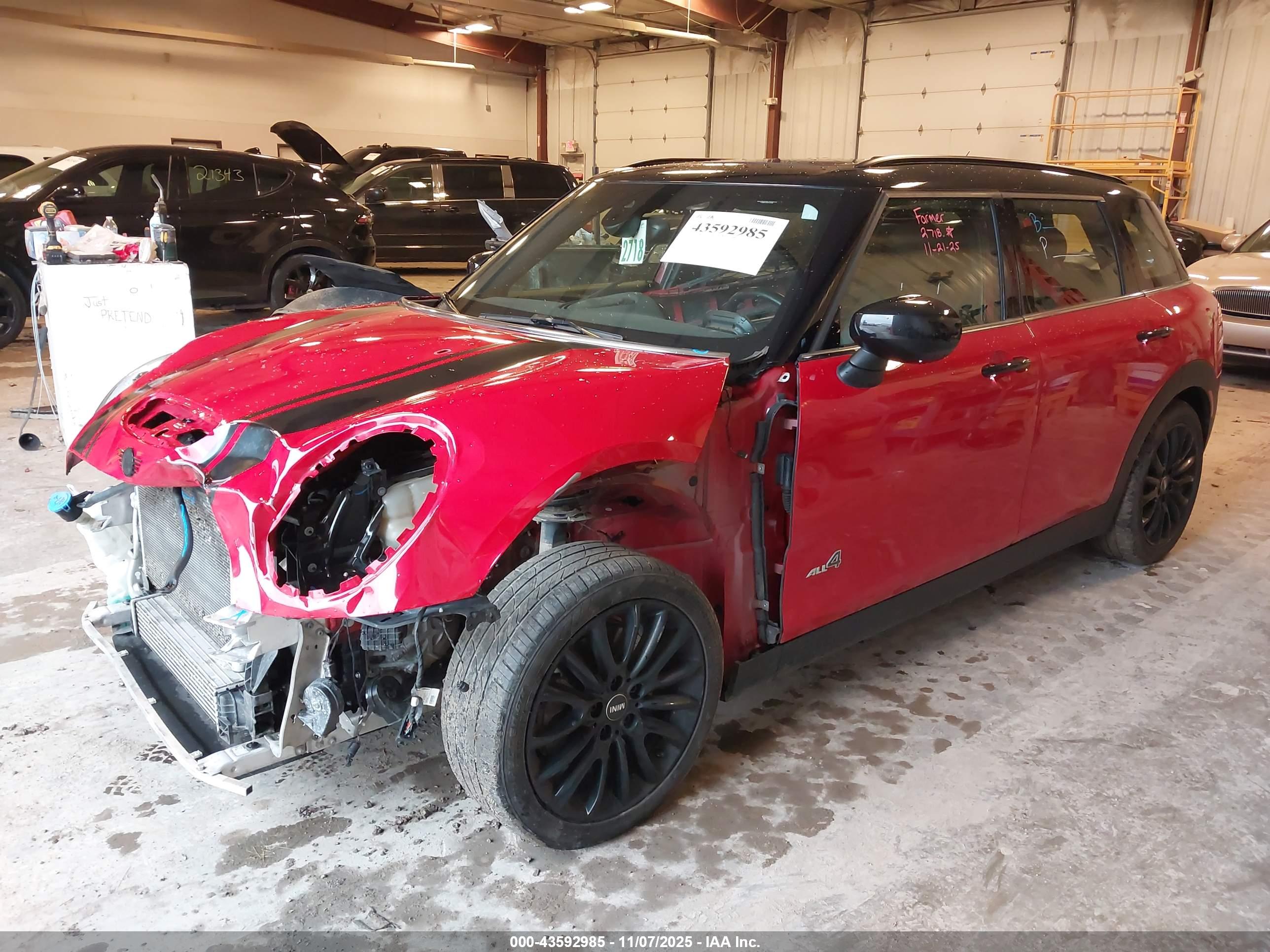 MINI CLUBMAN image 2