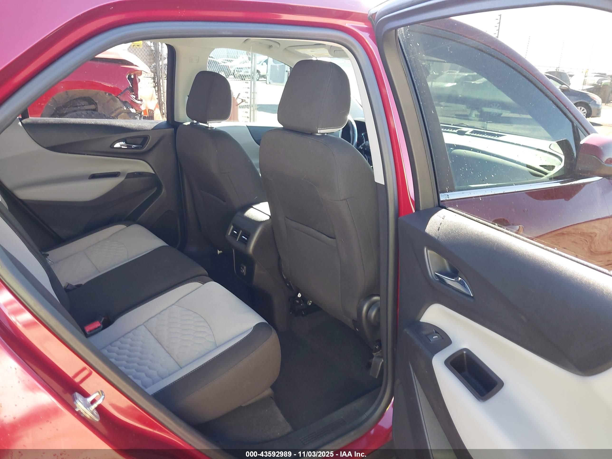 CHEVROLET EQUINOX image 8