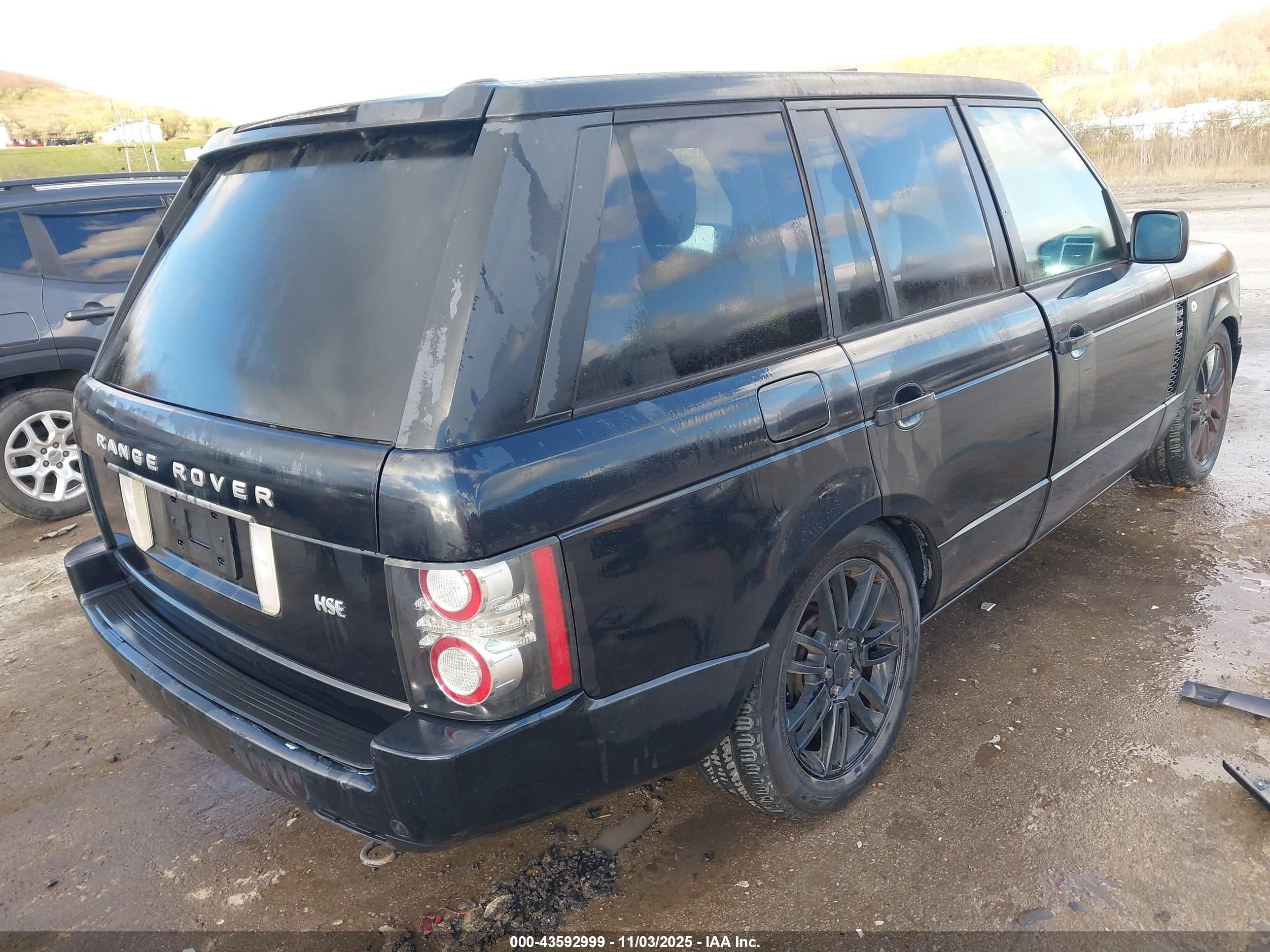 LAND ROVER image 4
