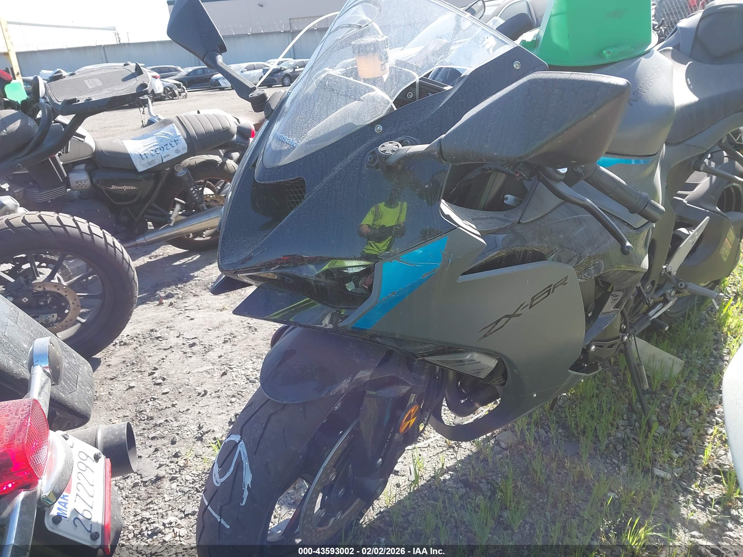 KAWASAKI ZX636 image 2