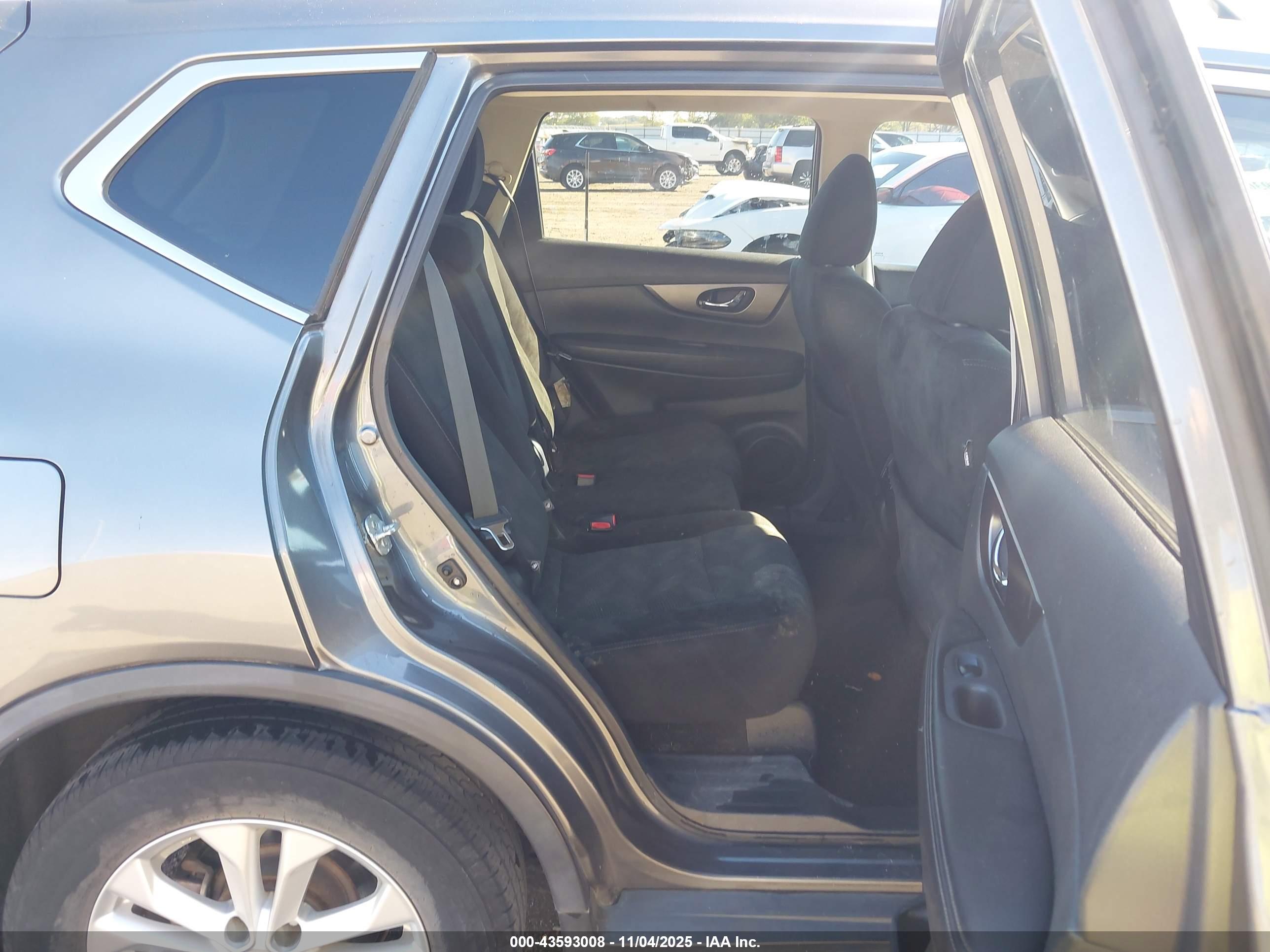 NISSAN ROGUE image 8