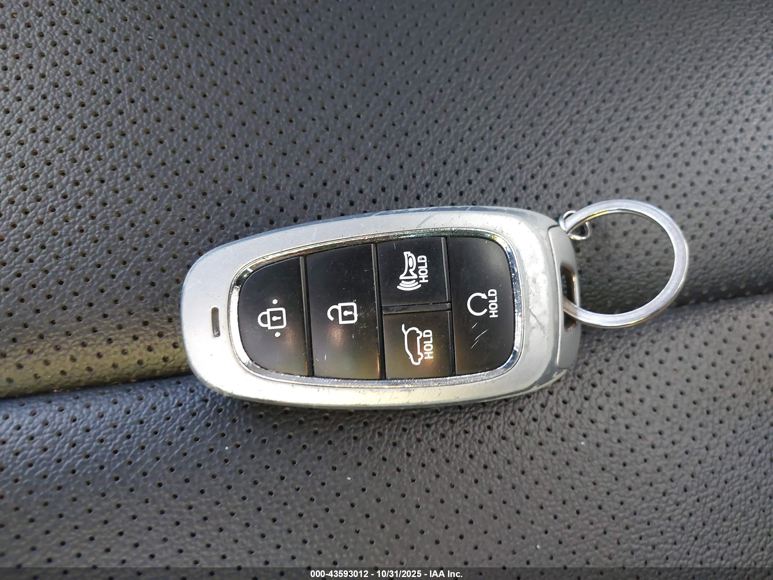 HYUNDAI SANTA image 11