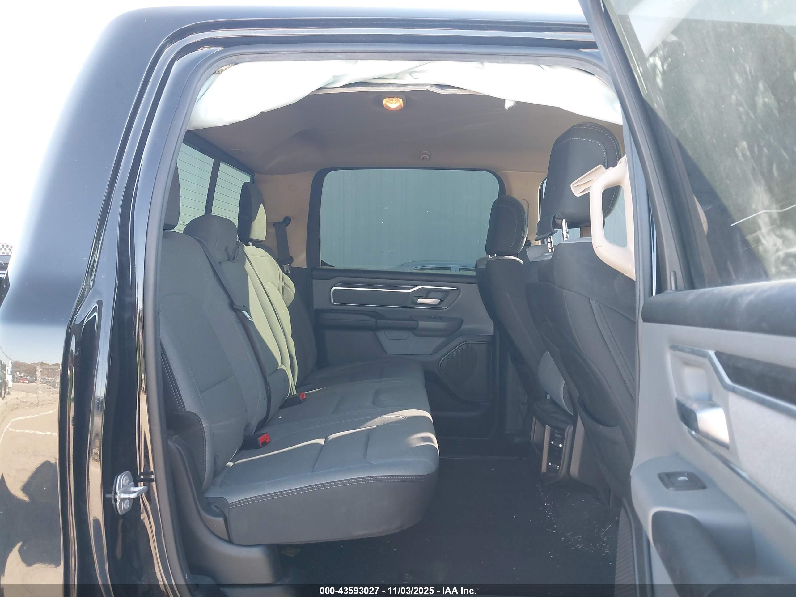 RAM 1500 image 8