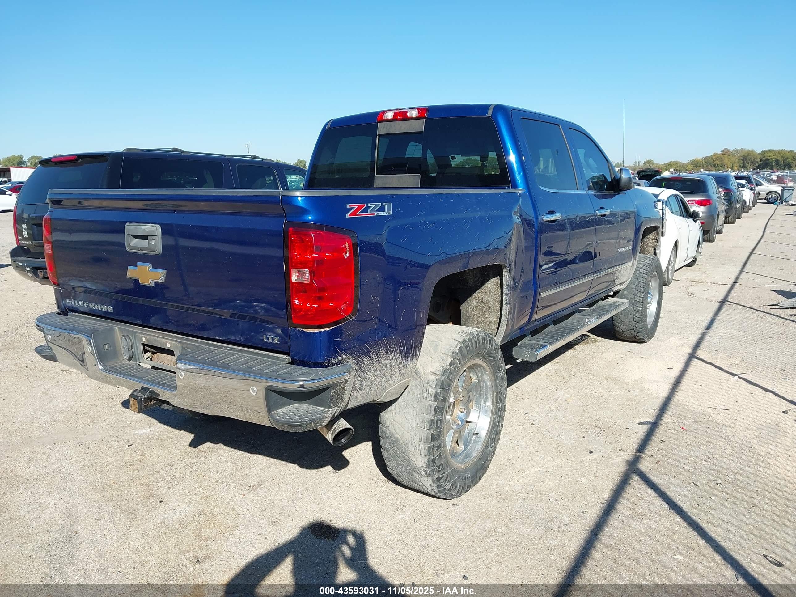 CHEVROLET SILVERADO image 4