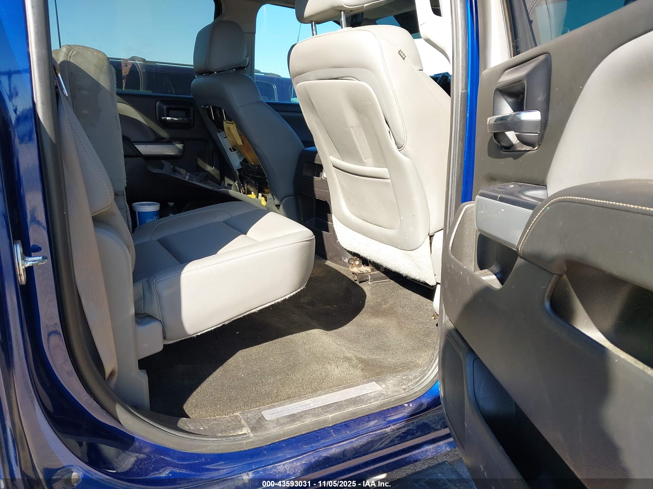 CHEVROLET SILVERADO image 8