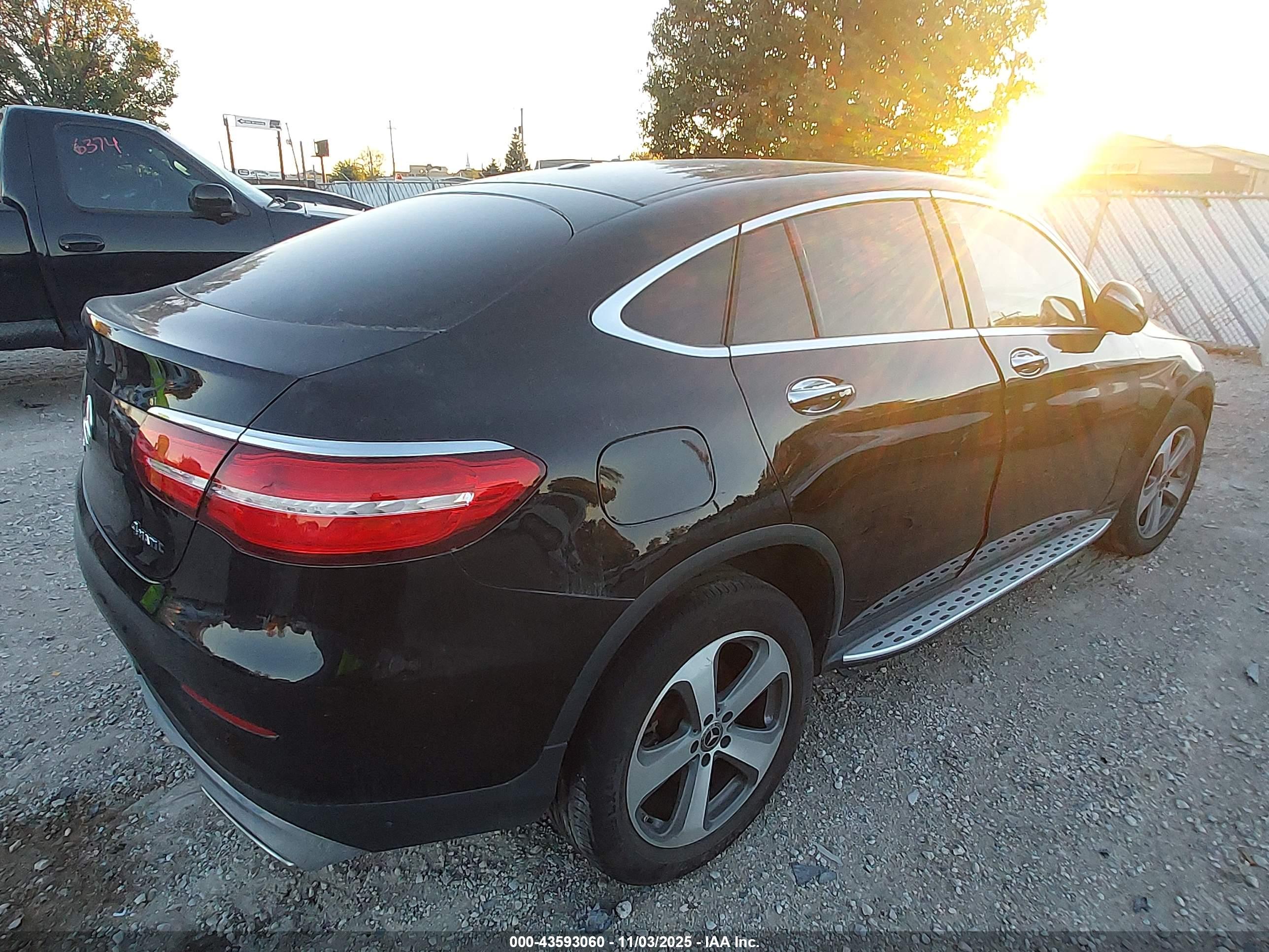 MERCEDES-BENZ GLC image 4