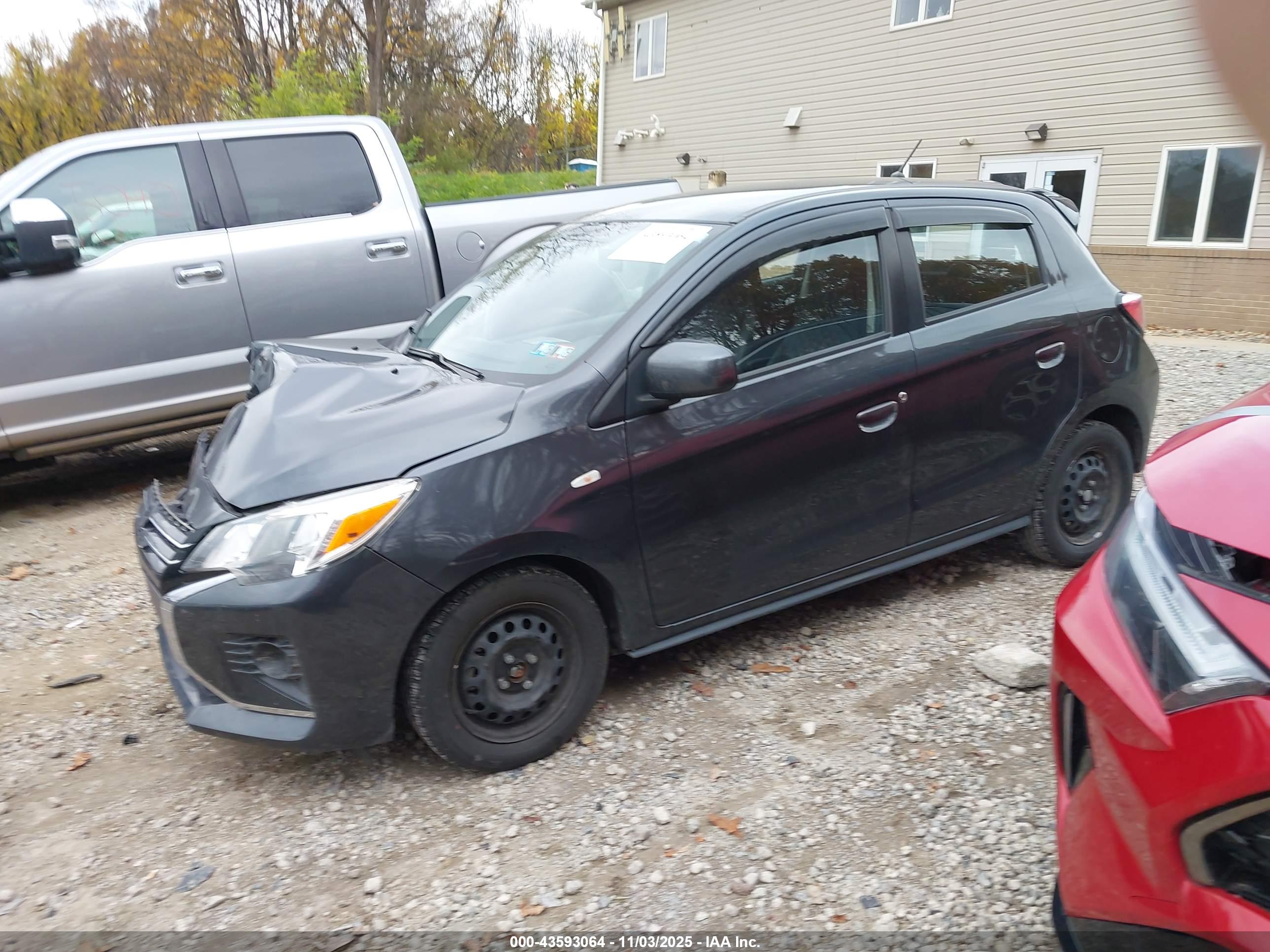 MITSUBISHI MIRAGE image 2