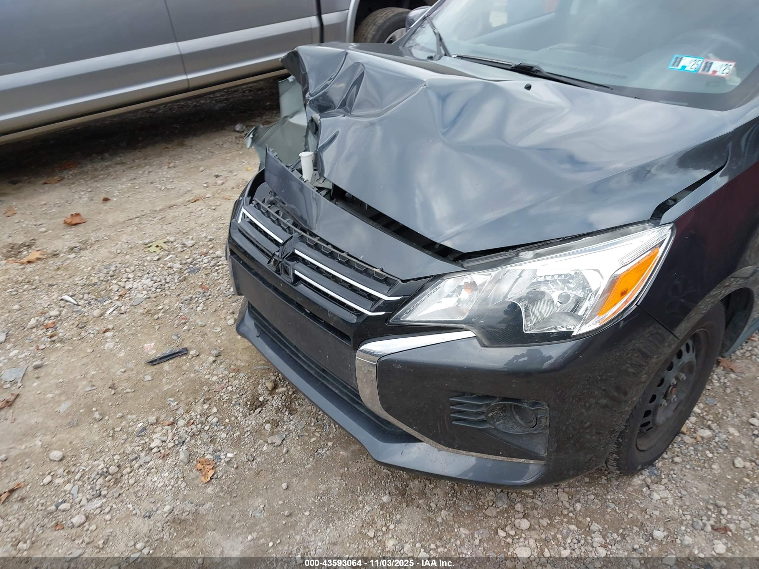 MITSUBISHI MIRAGE image 6