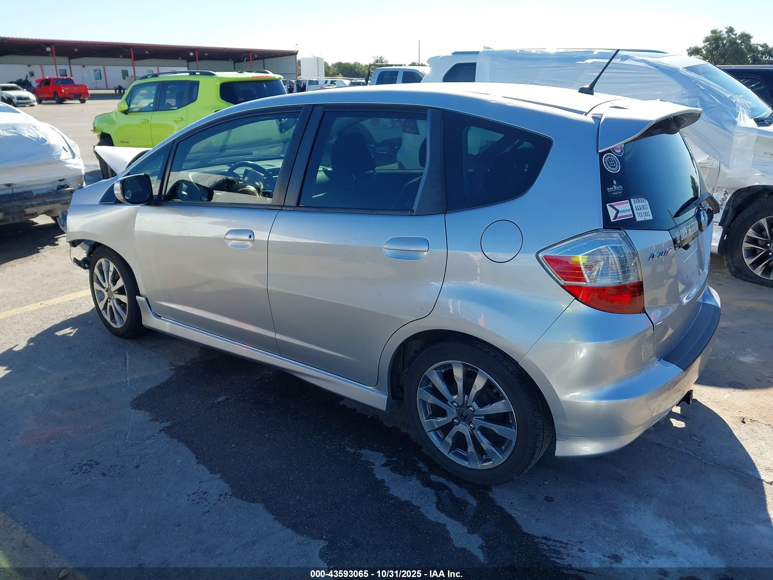 HONDA FIT image 3