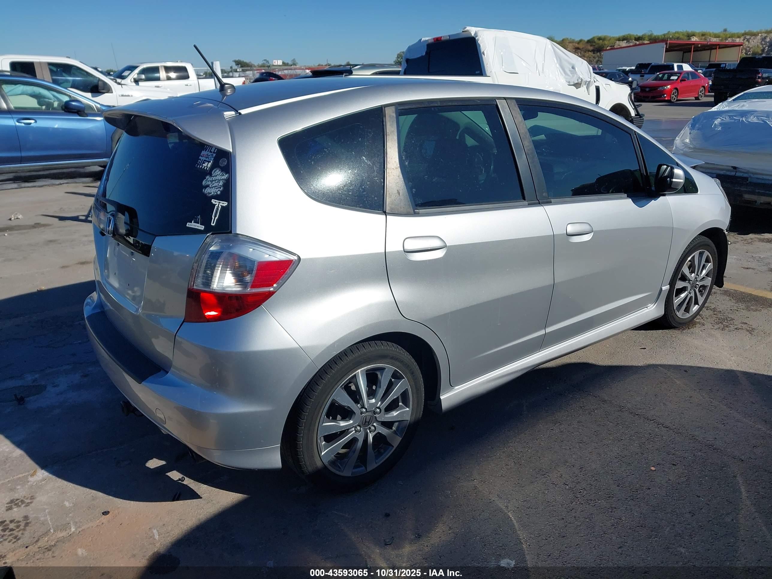 HONDA FIT image 4