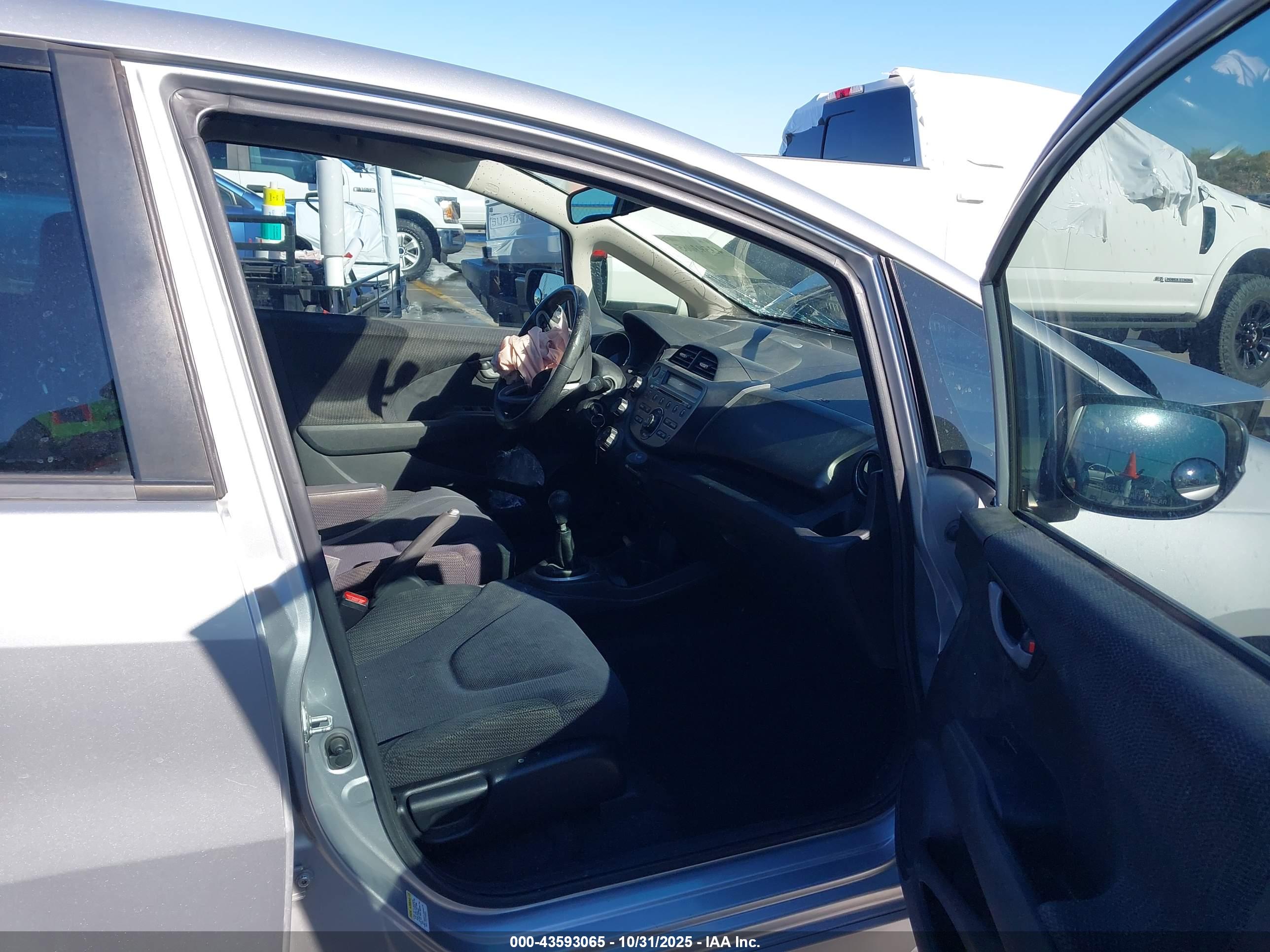 HONDA FIT image 5