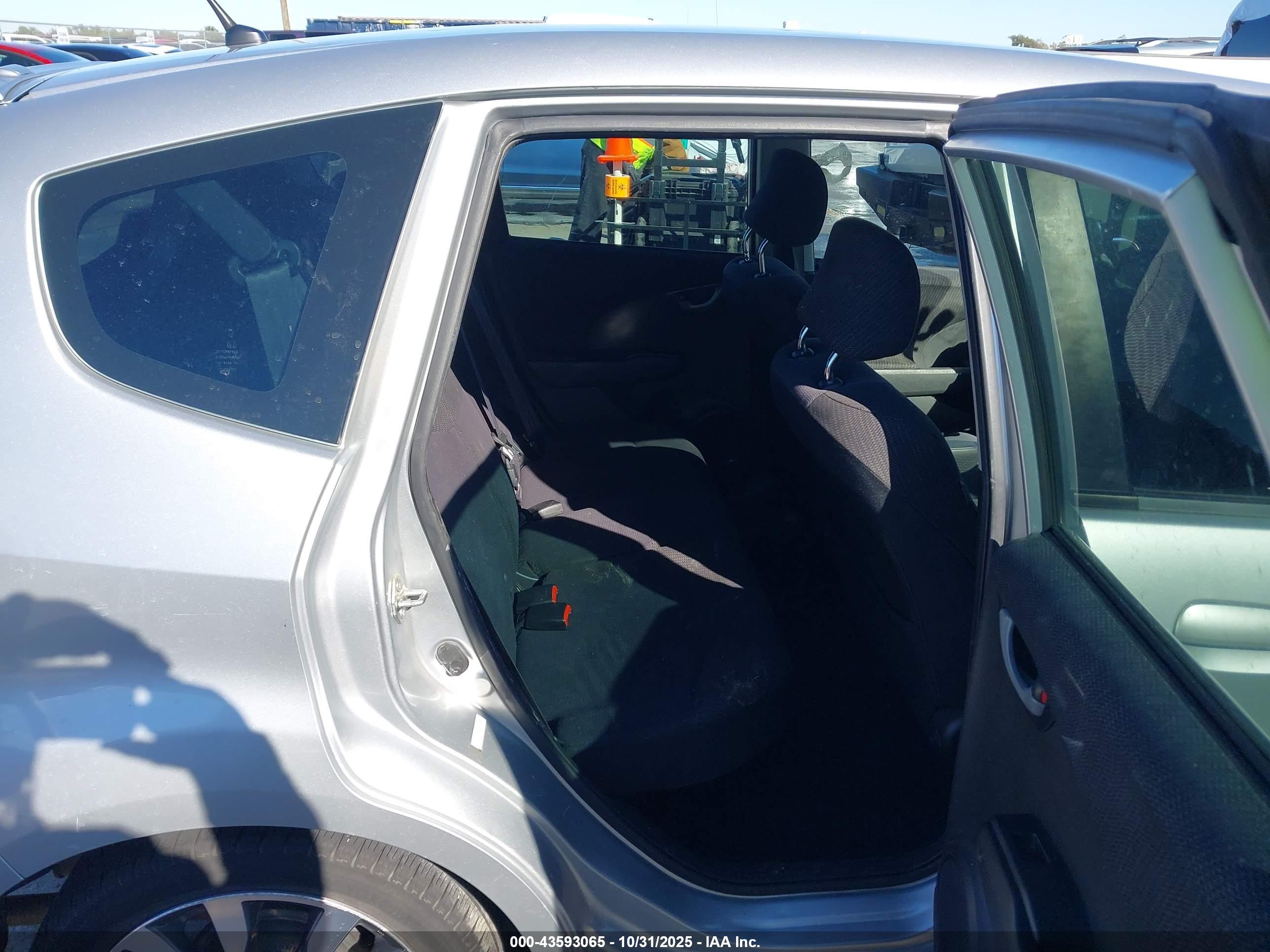HONDA FIT image 8