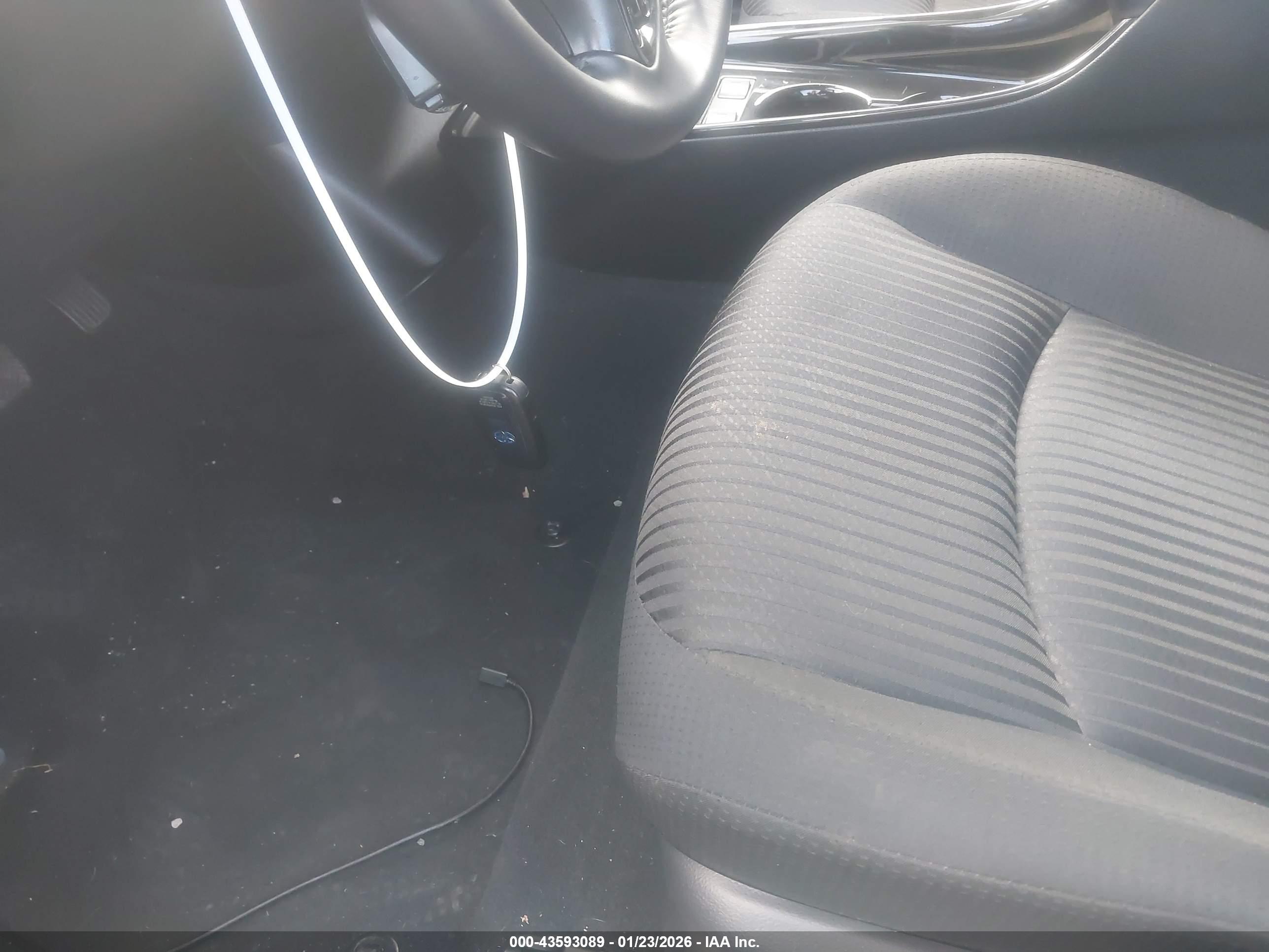 TOYOTA PRIUS image 11
