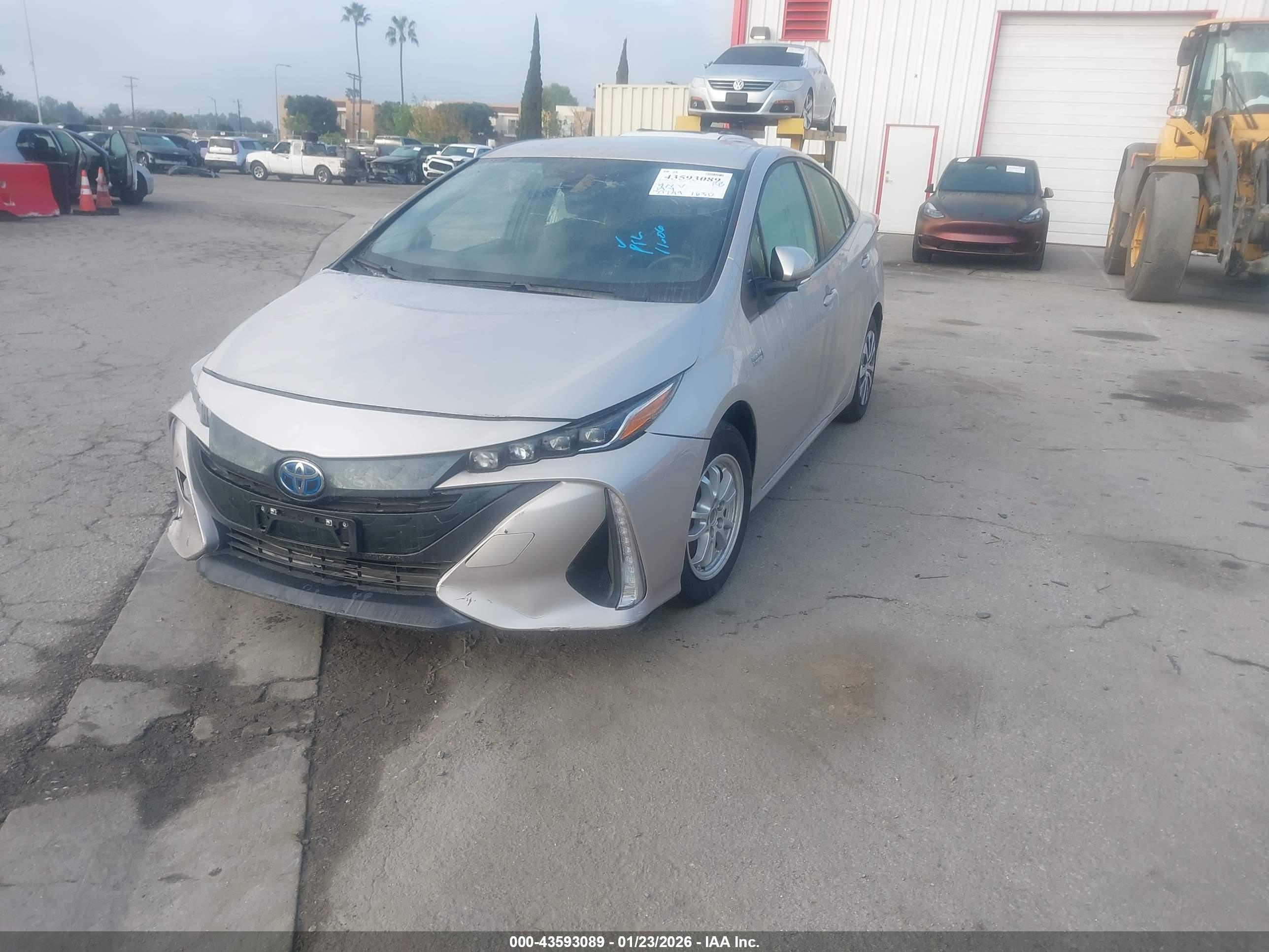 TOYOTA PRIUS image 2