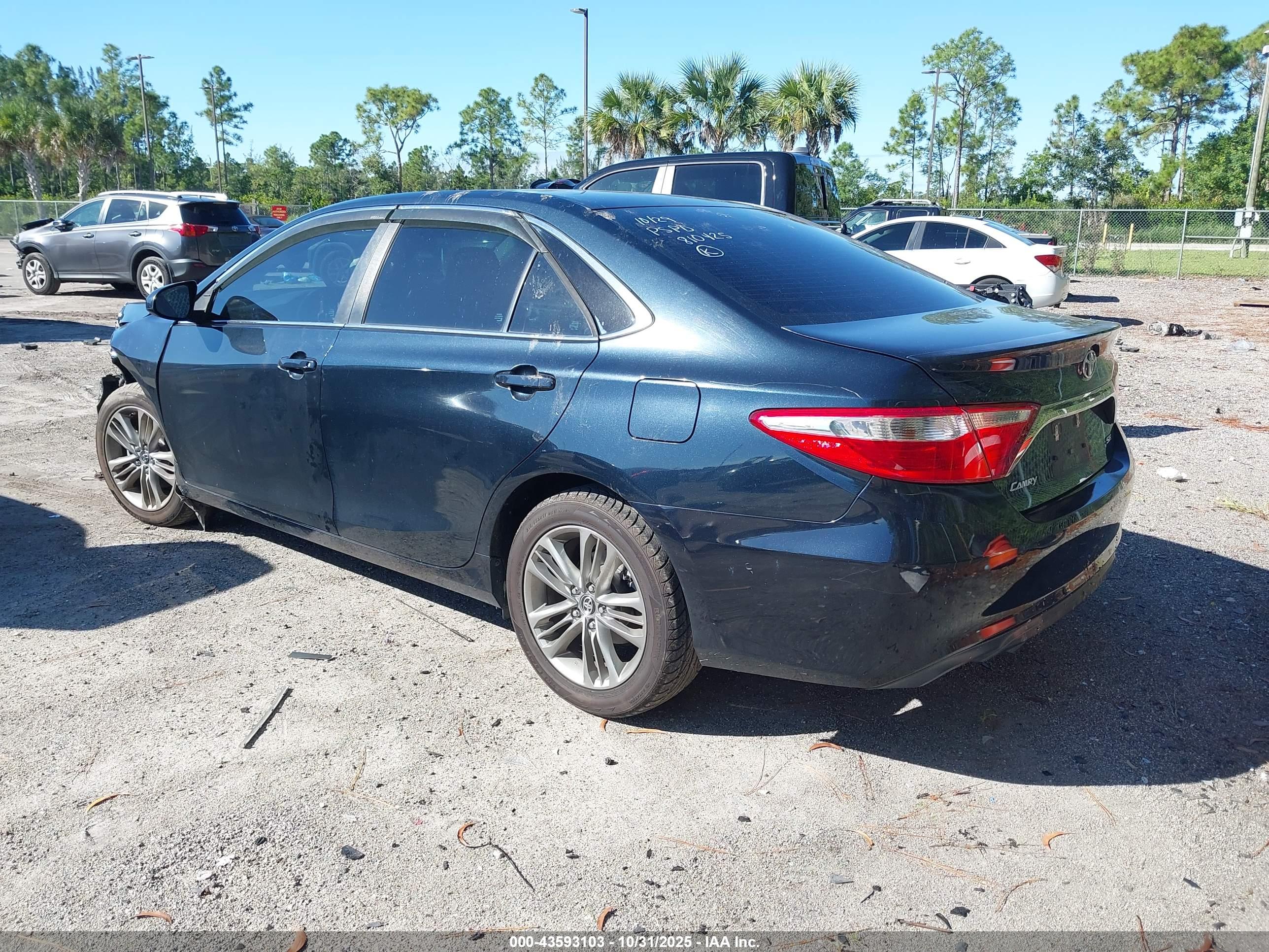 TOYOTA CAMRY image 3