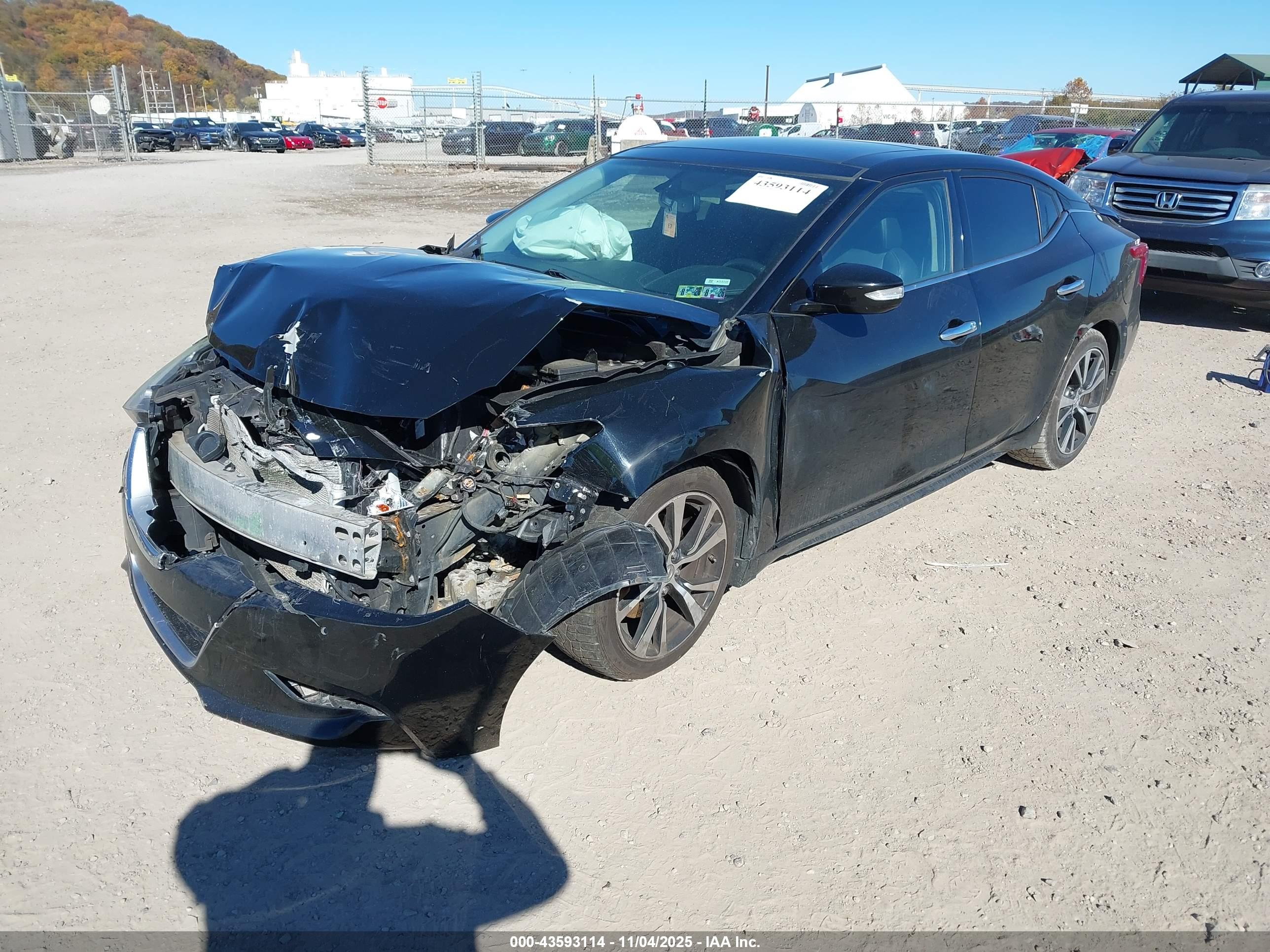 NISSAN MAXIMA image 2